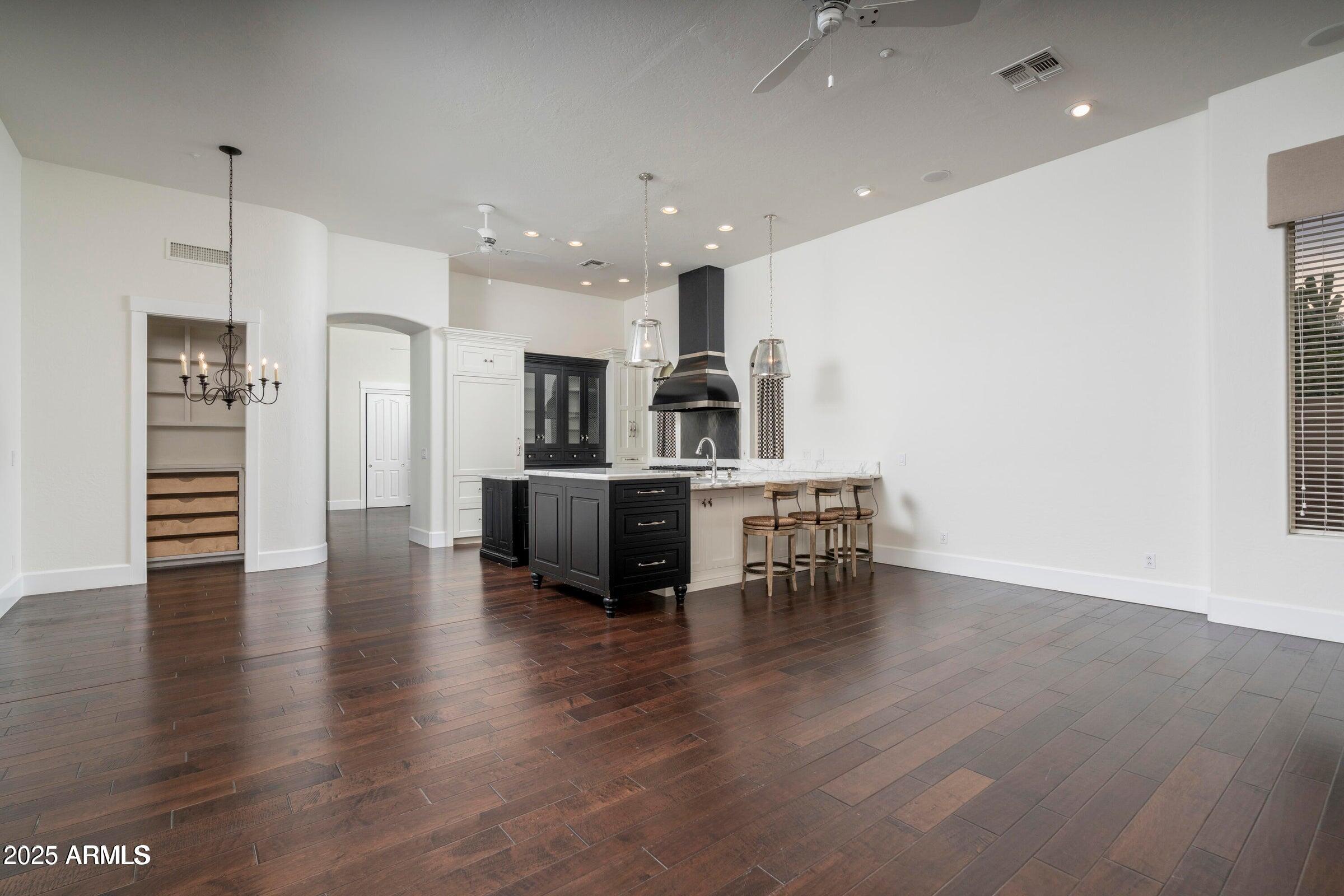 7438 E Cactus Wren Road