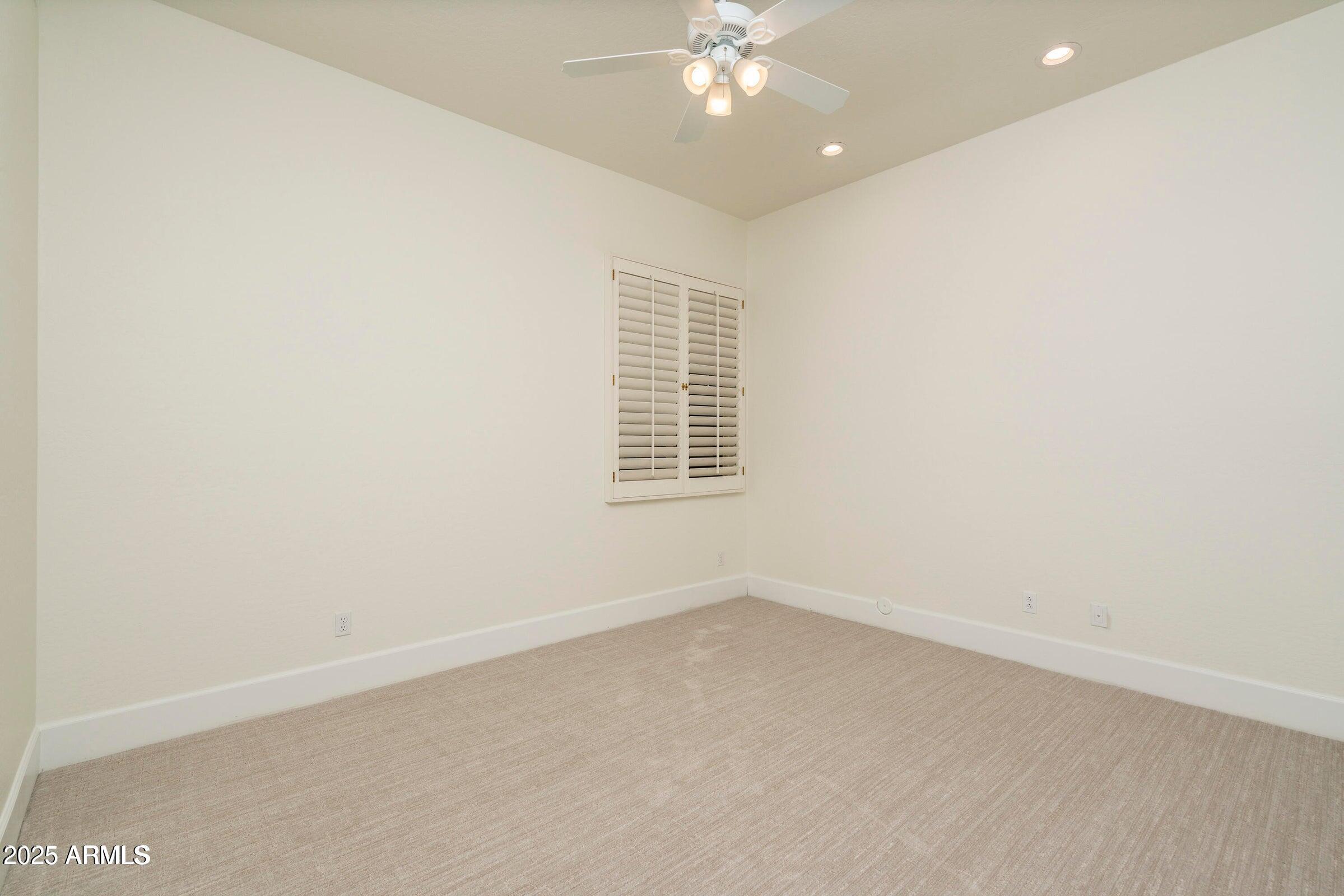 7438 E Cactus Wren Road