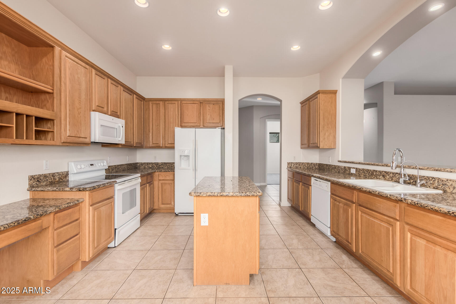 6762 S St Andrews Way