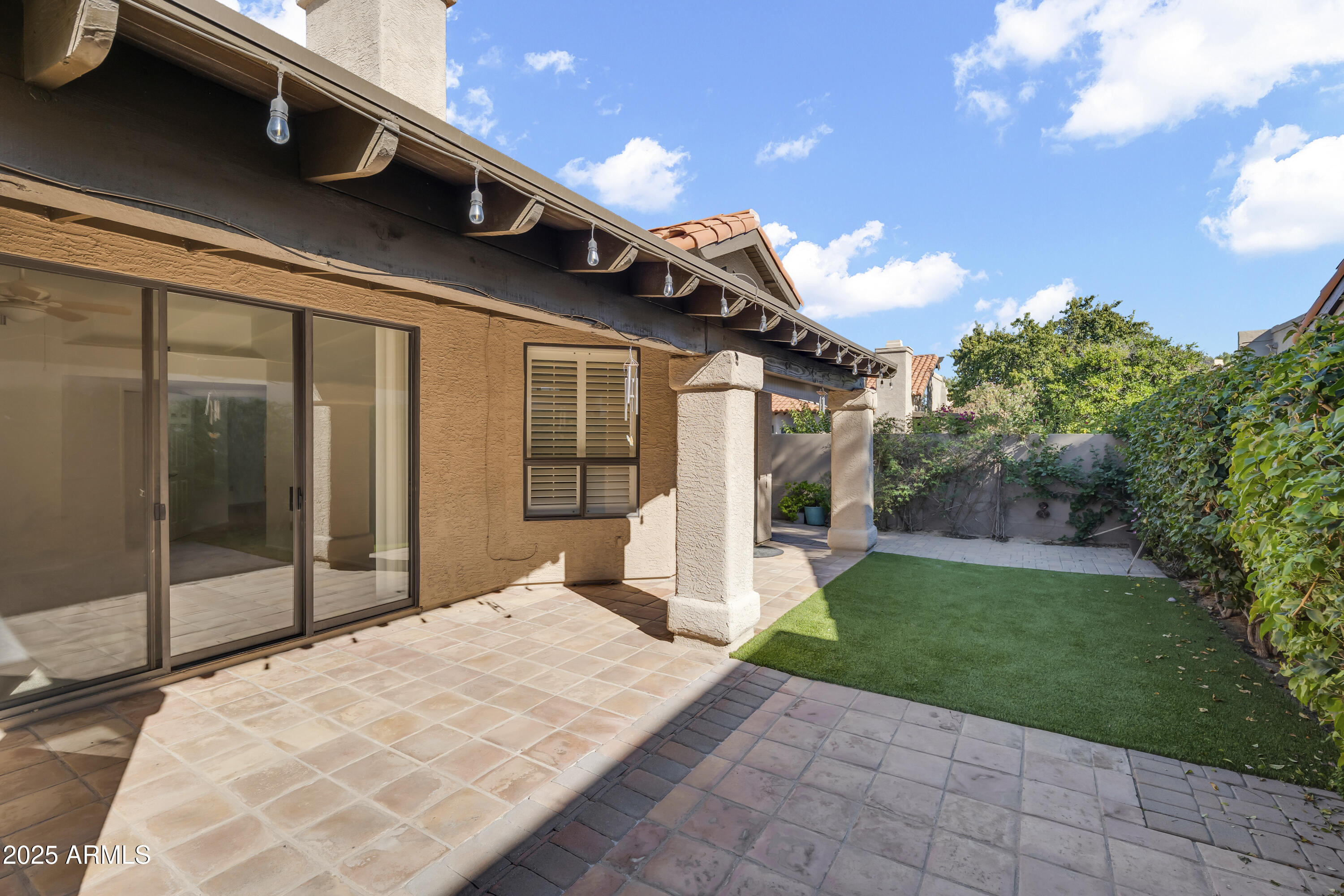 4043 E Paradise Drive
