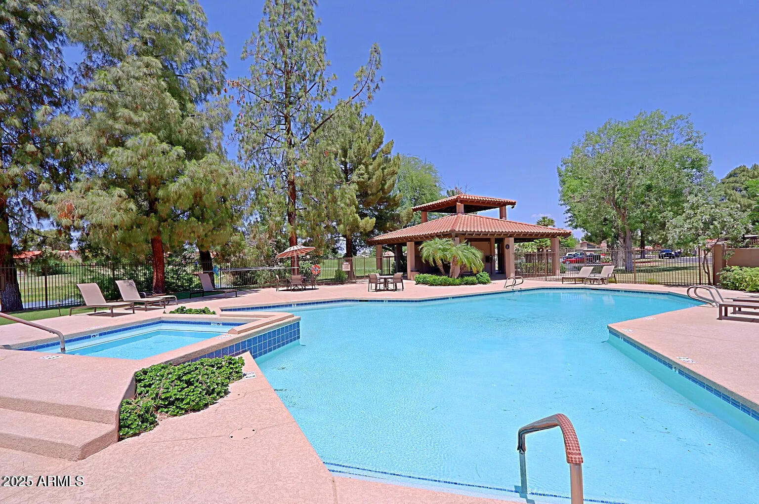 4043 E Paradise Drive