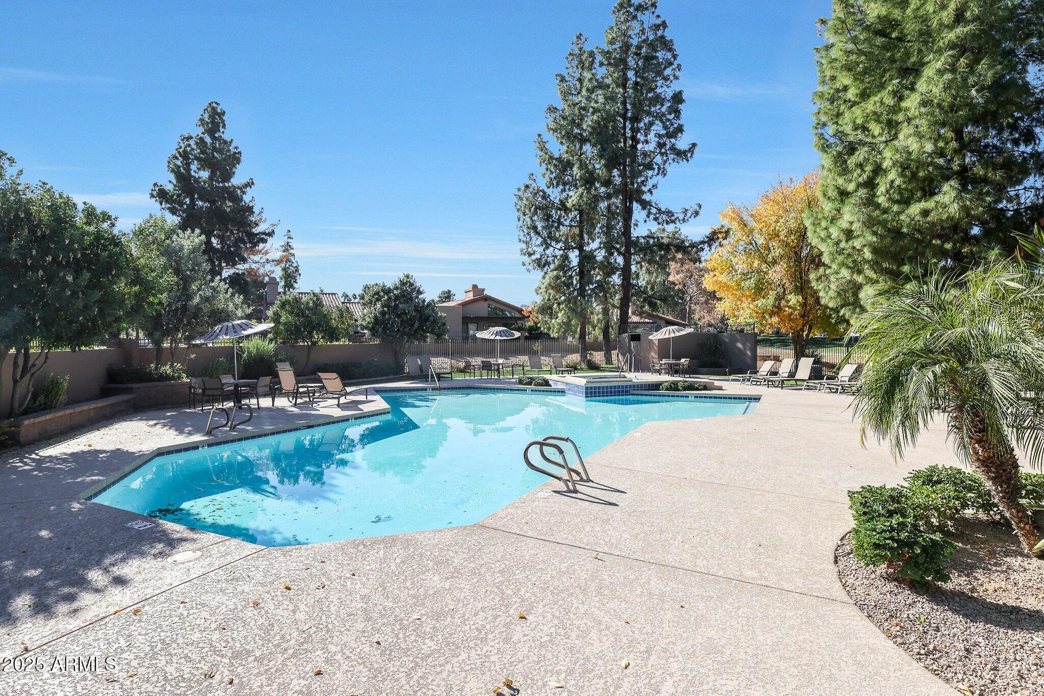 4043 E Paradise Drive