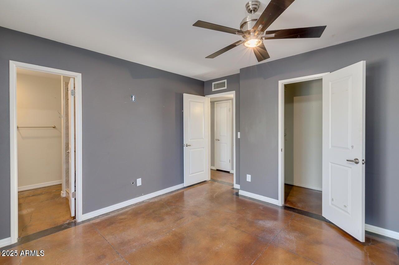 3832 E Bloomfield Road