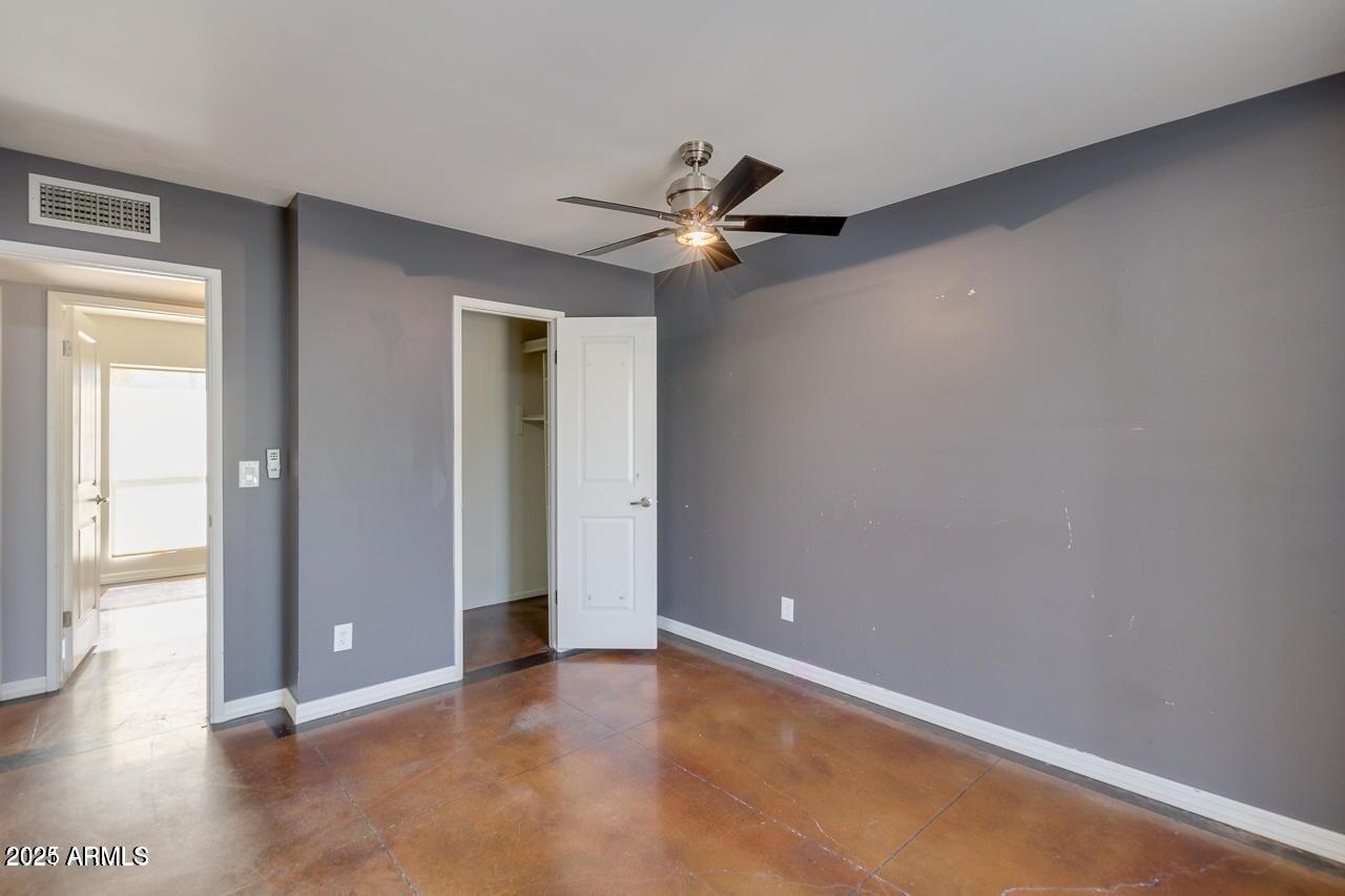 3832 E Bloomfield Road