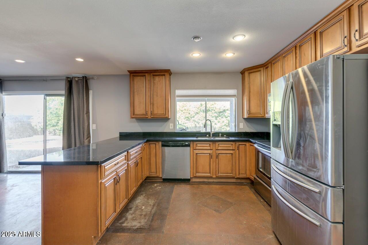 3832 E Bloomfield Road