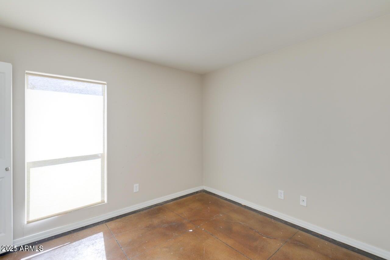 3832 E Bloomfield Road