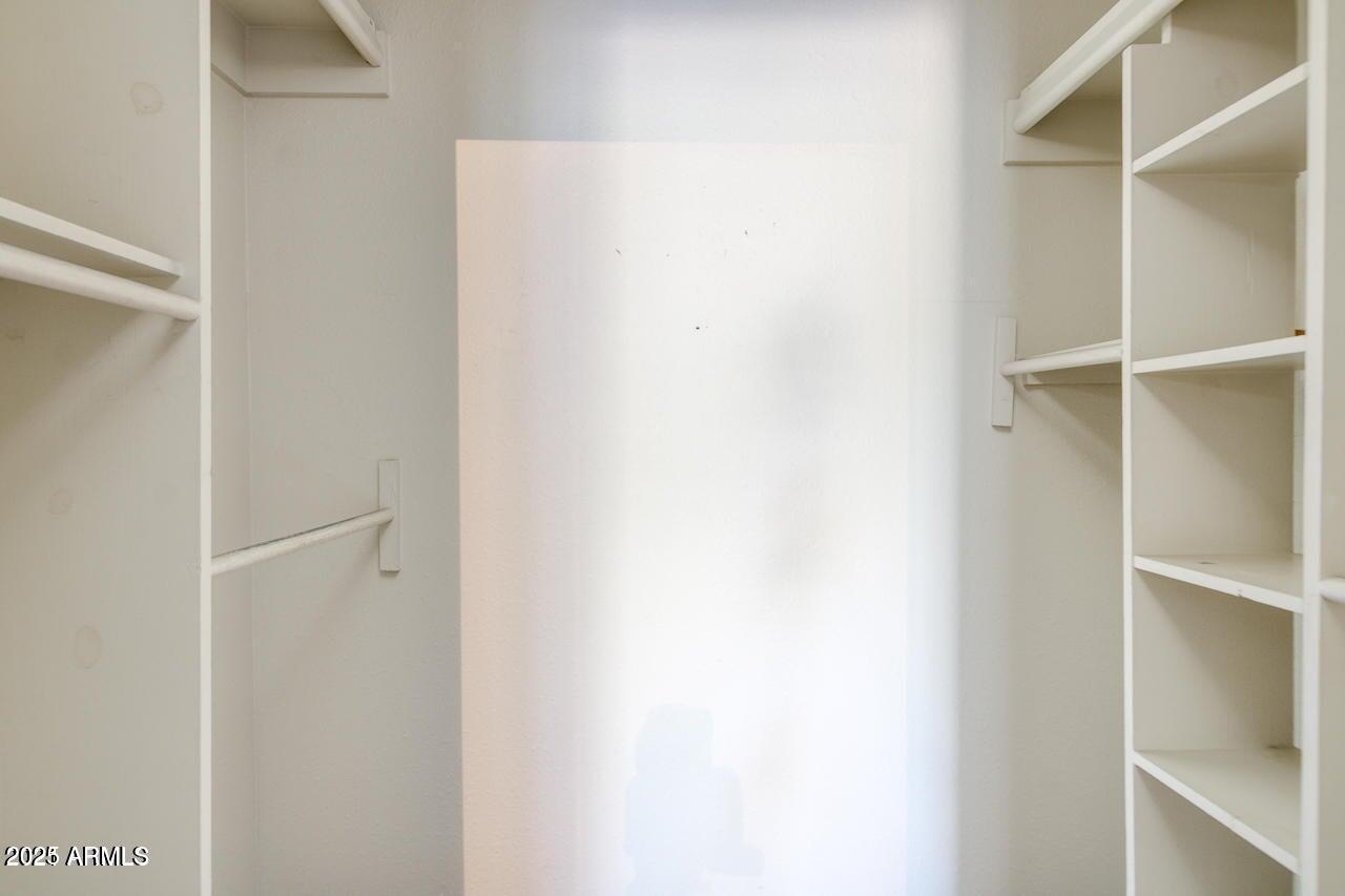 3832 E Bloomfield Road