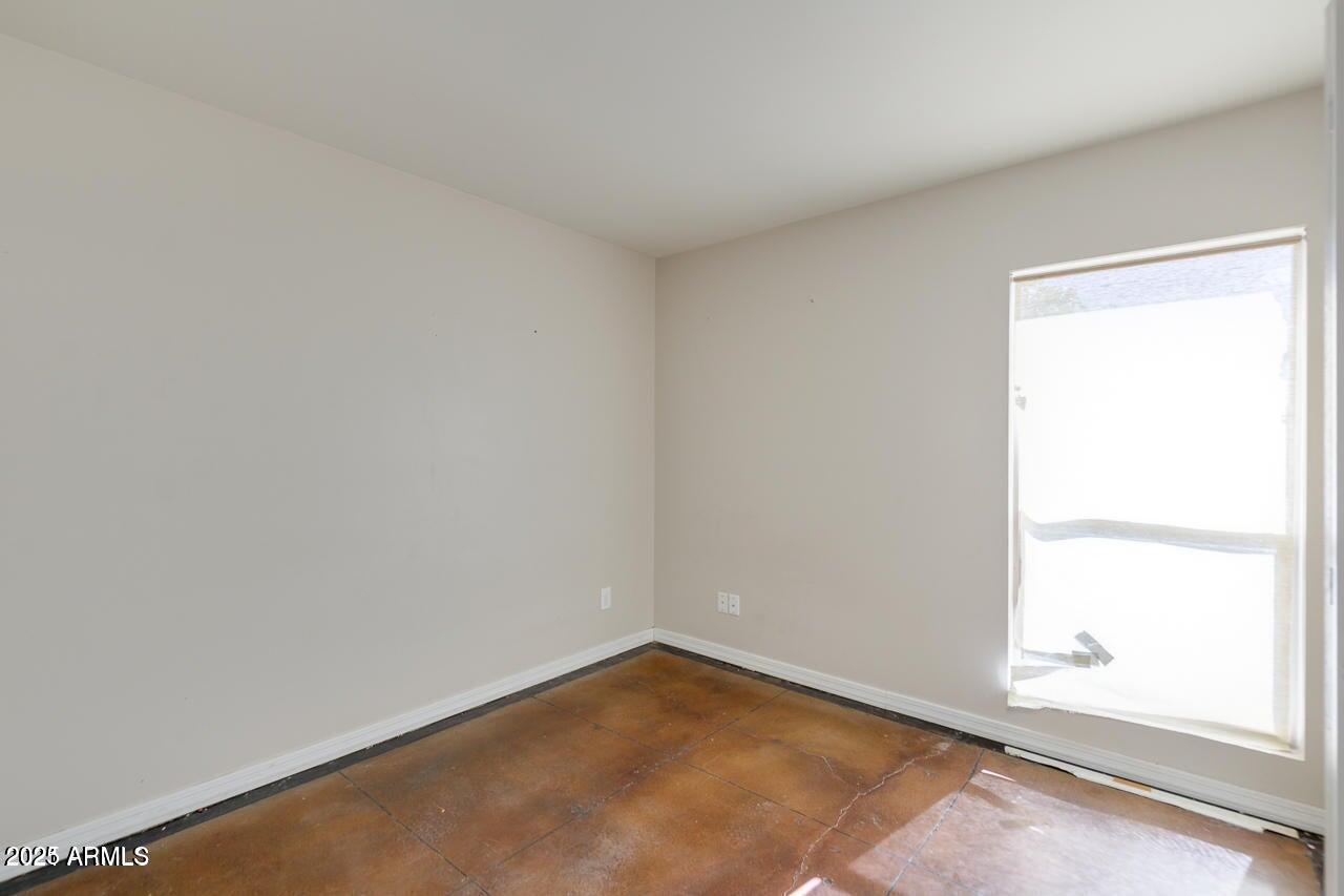 3832 E Bloomfield Road