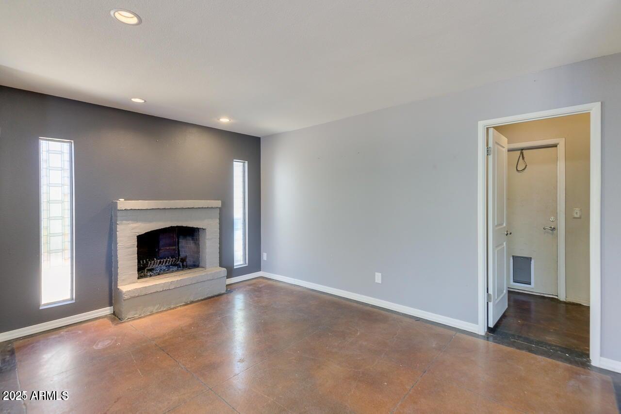 3832 E Bloomfield Road