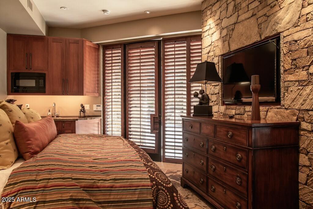 11225 E Whispering Ridge Way