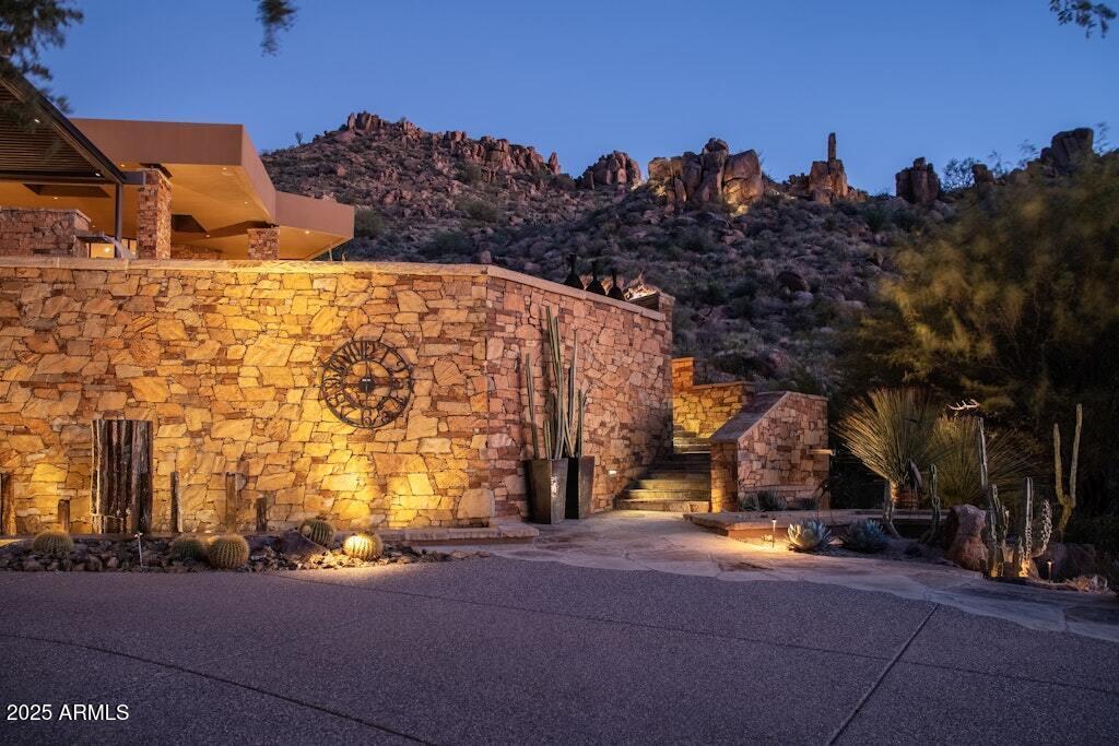 11225 E Whispering Ridge Way