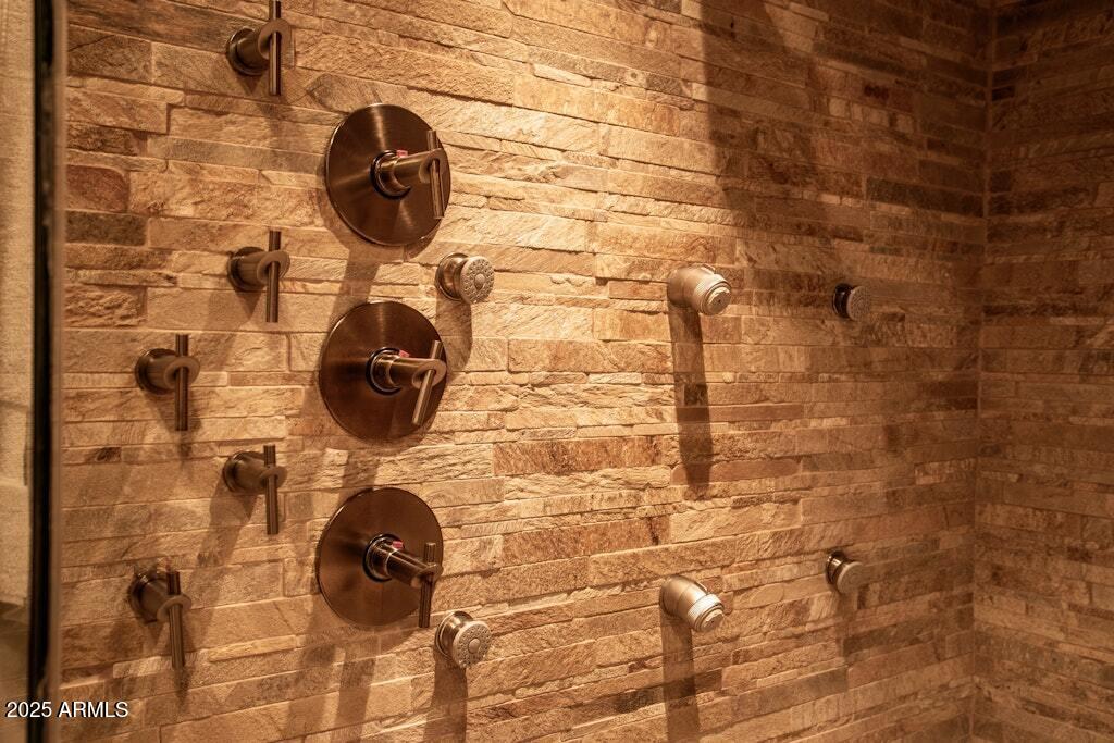 11225 E Whispering Ridge Way