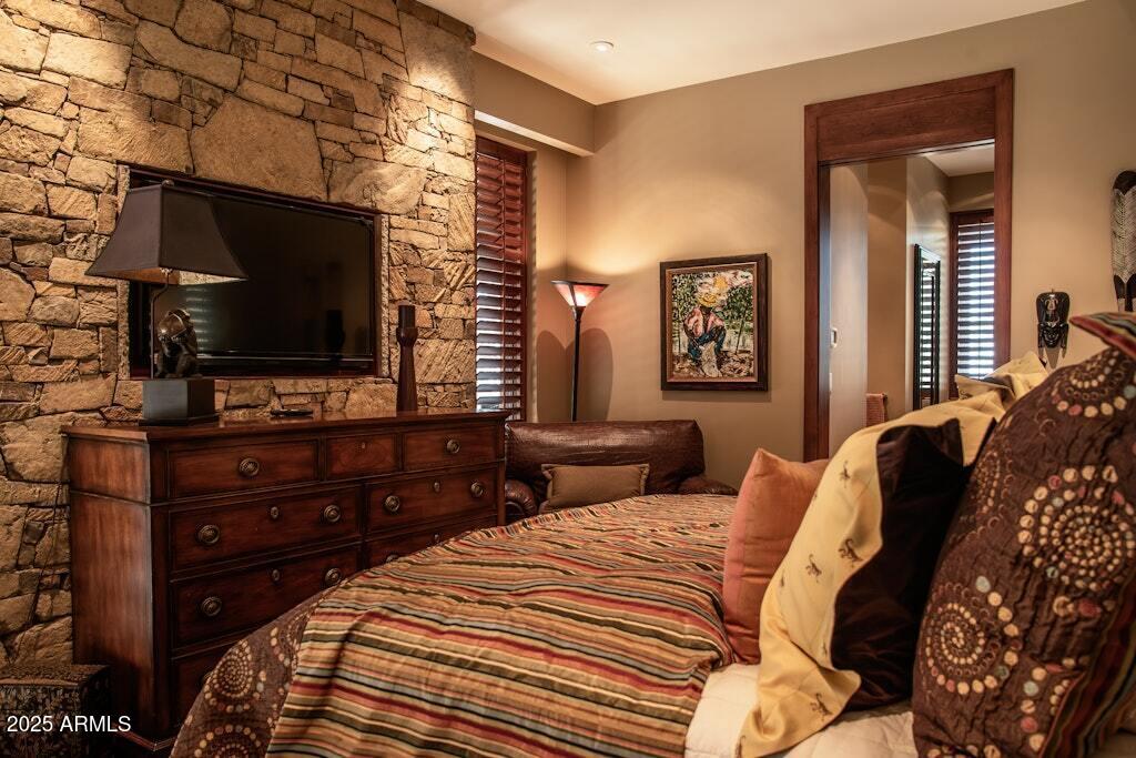 11225 E Whispering Ridge Way