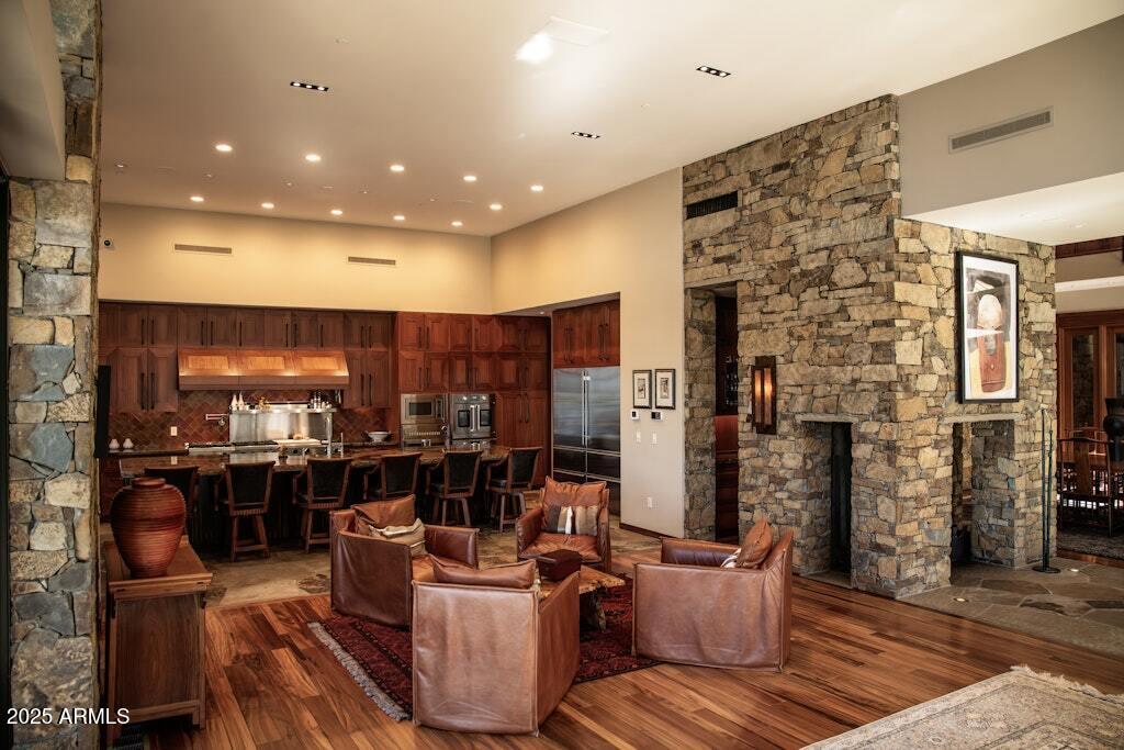 11225 E Whispering Ridge Way