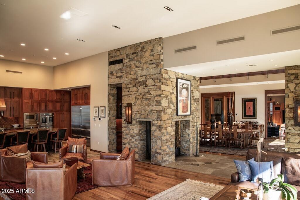 11225 E Whispering Ridge Way