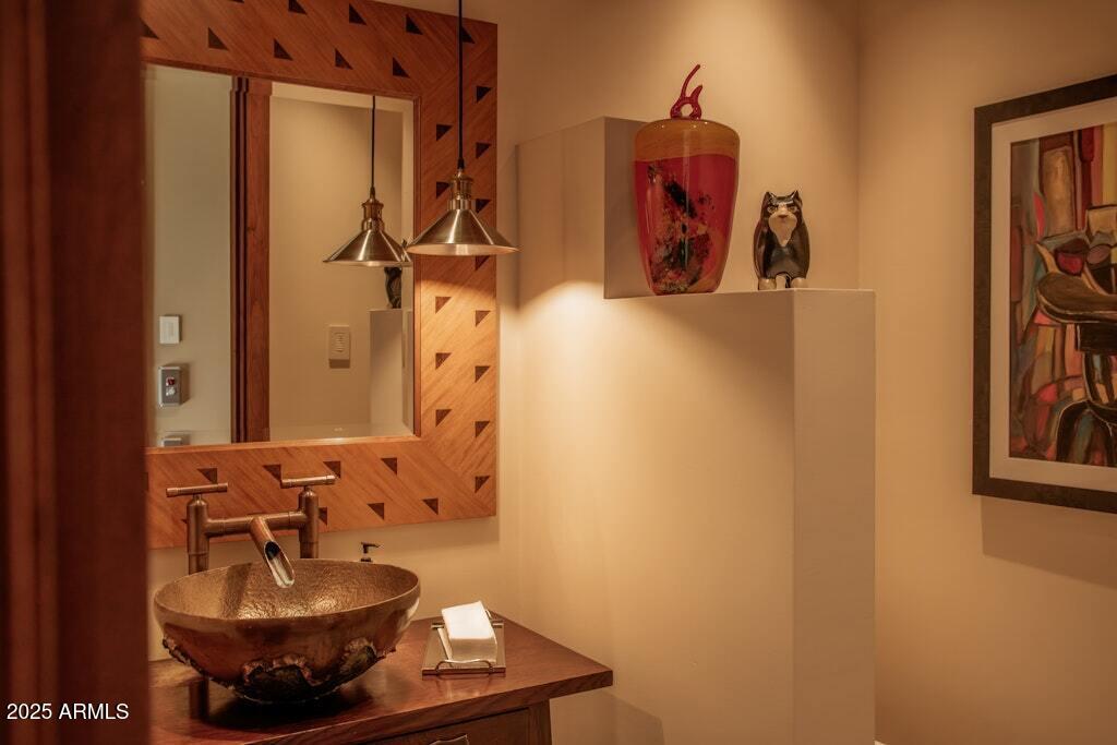 11225 E Whispering Ridge Way