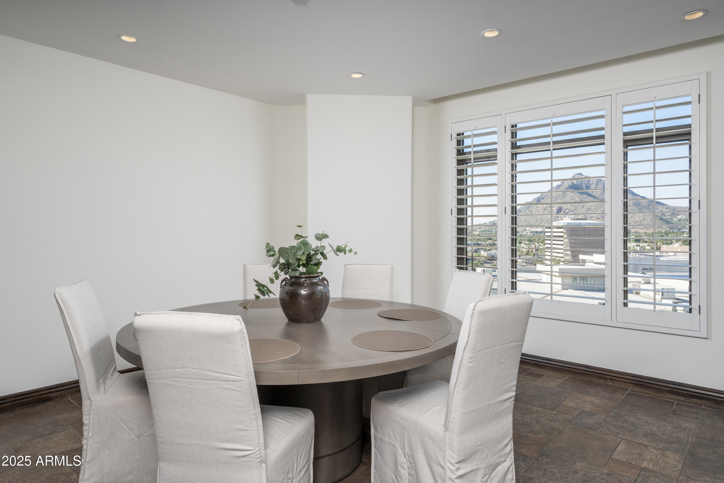 7175 E Camelback Road 1201