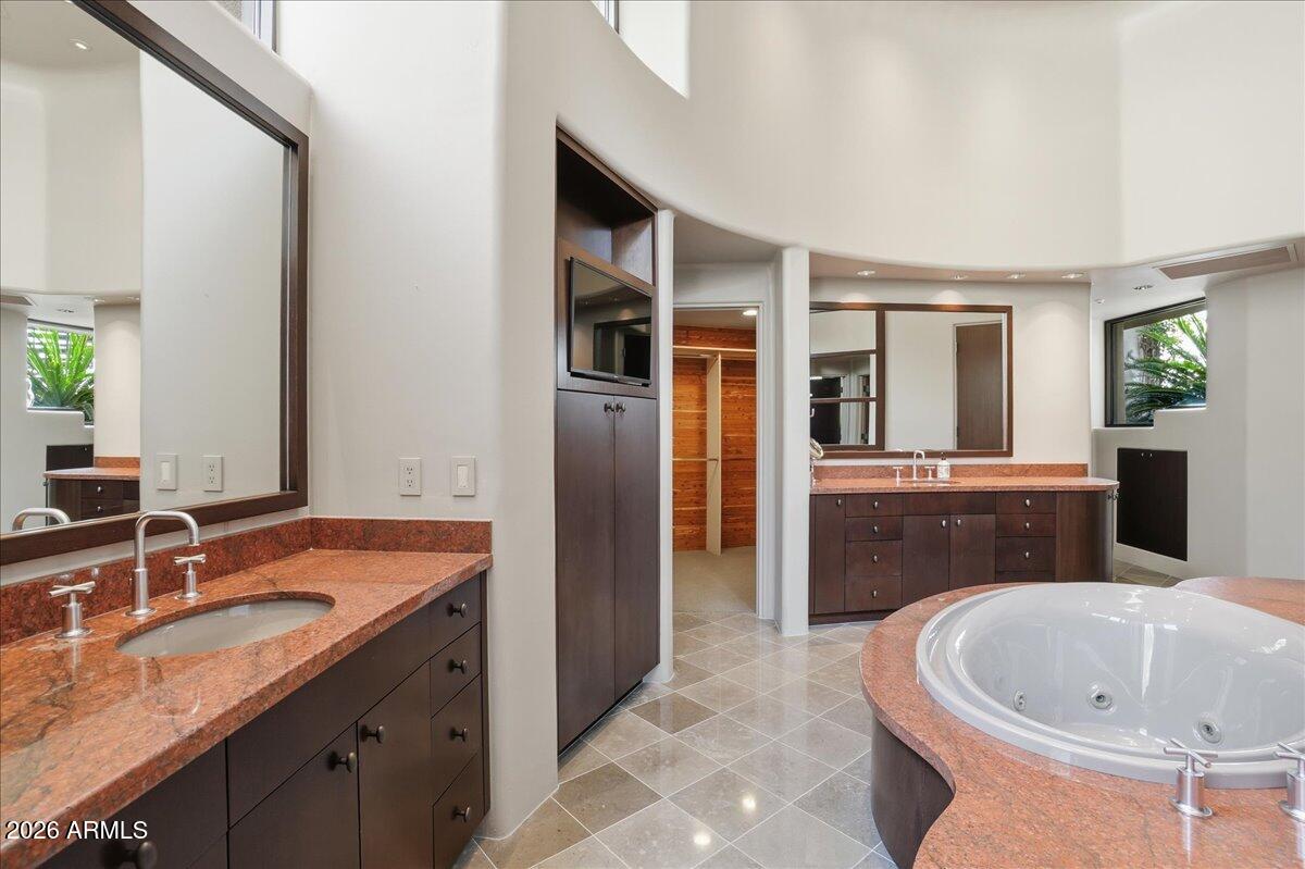 10040 E HAPPY VALLEY Road 1049