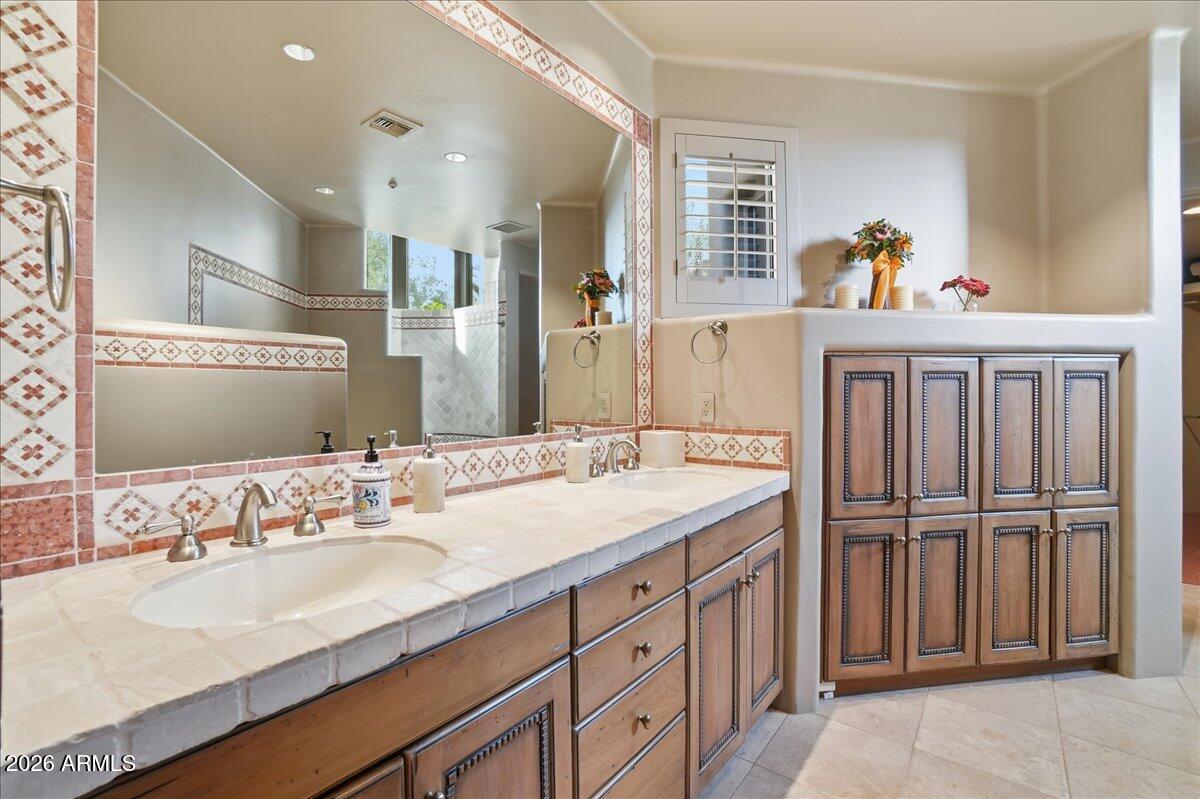 10040 E HAPPY VALLEY Road 1049