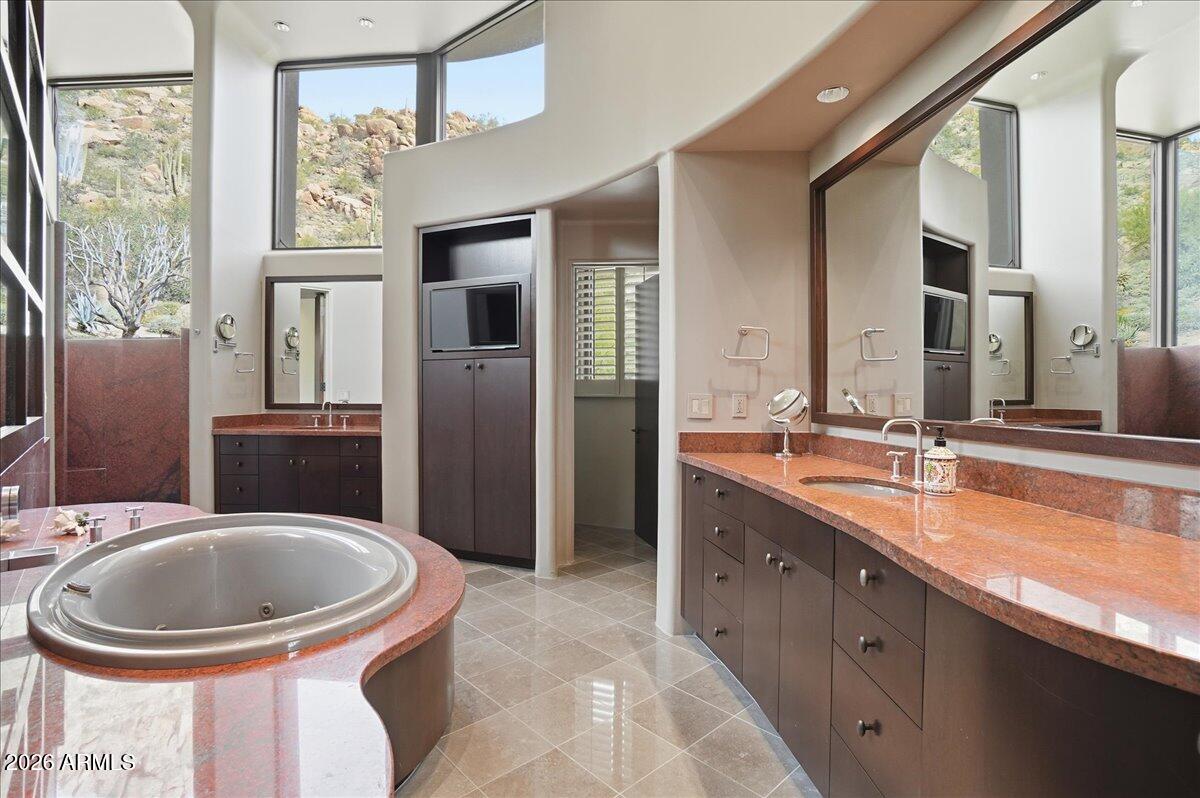 10040 E HAPPY VALLEY Road 1049