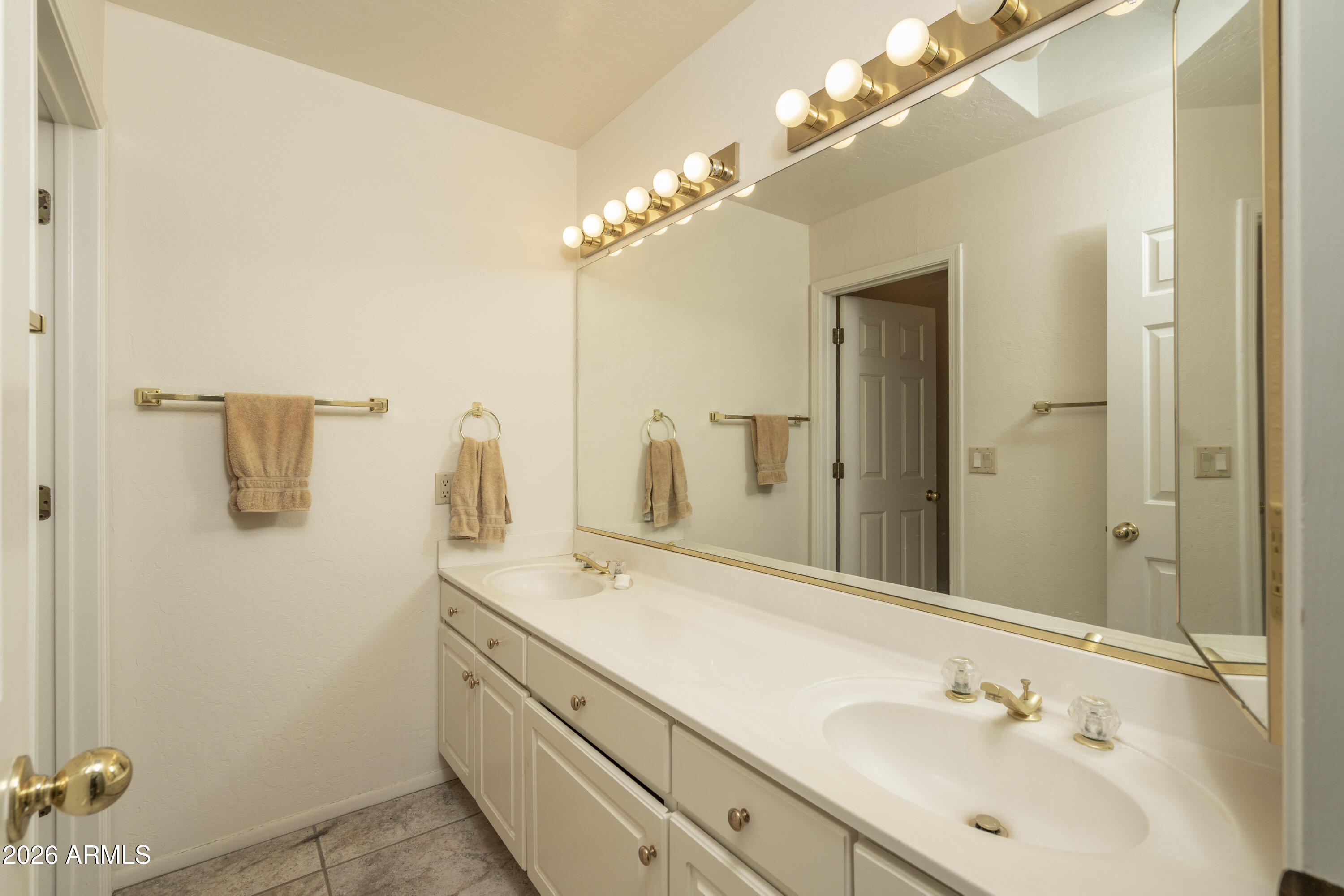 4128 E Paradise Drive