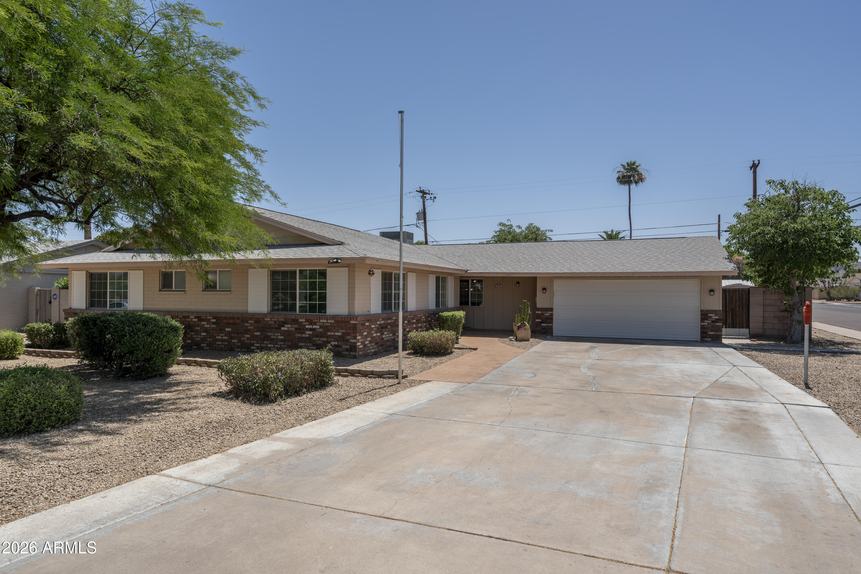 3001 E Cholla Street