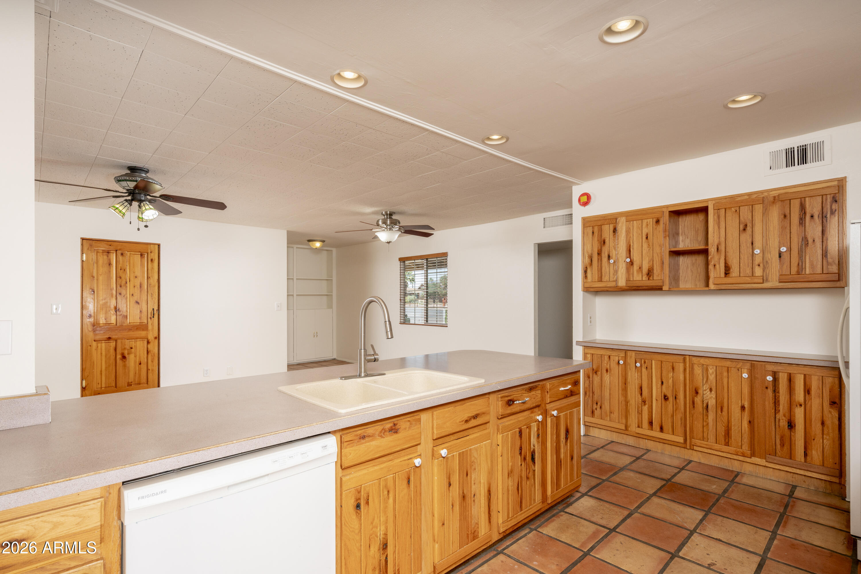 3001 E Cholla Street