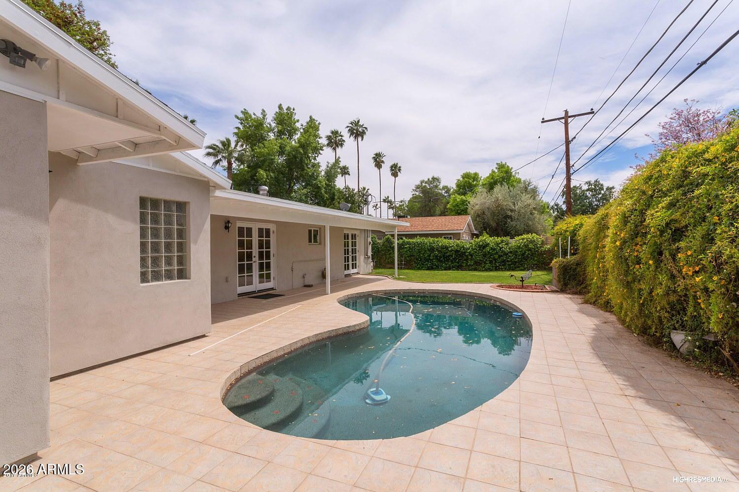 4210 N 34th Place