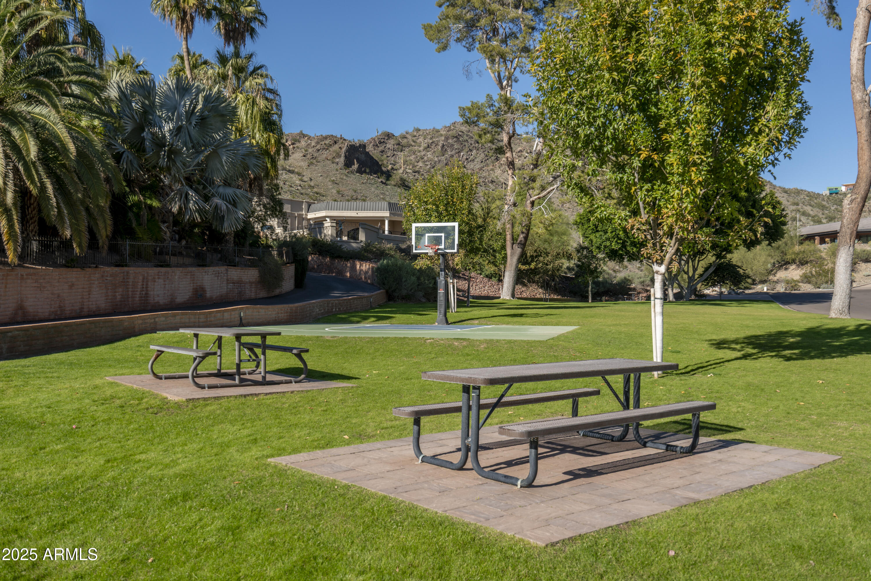 3500 E LINCOLN Drive 17