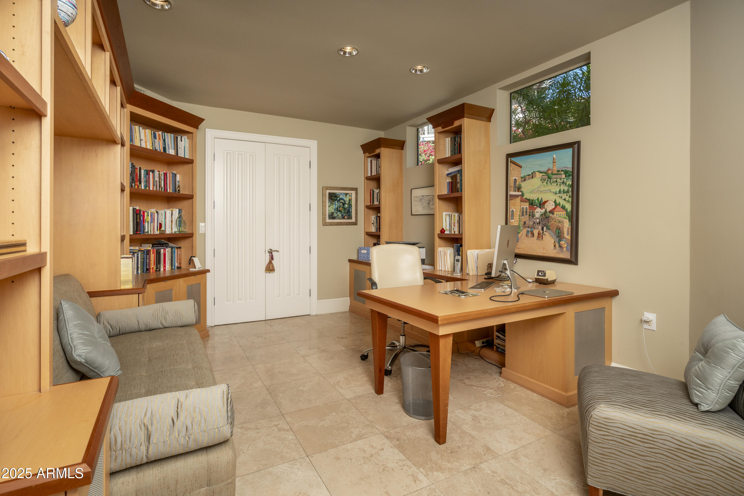 3500 E LINCOLN Drive 17