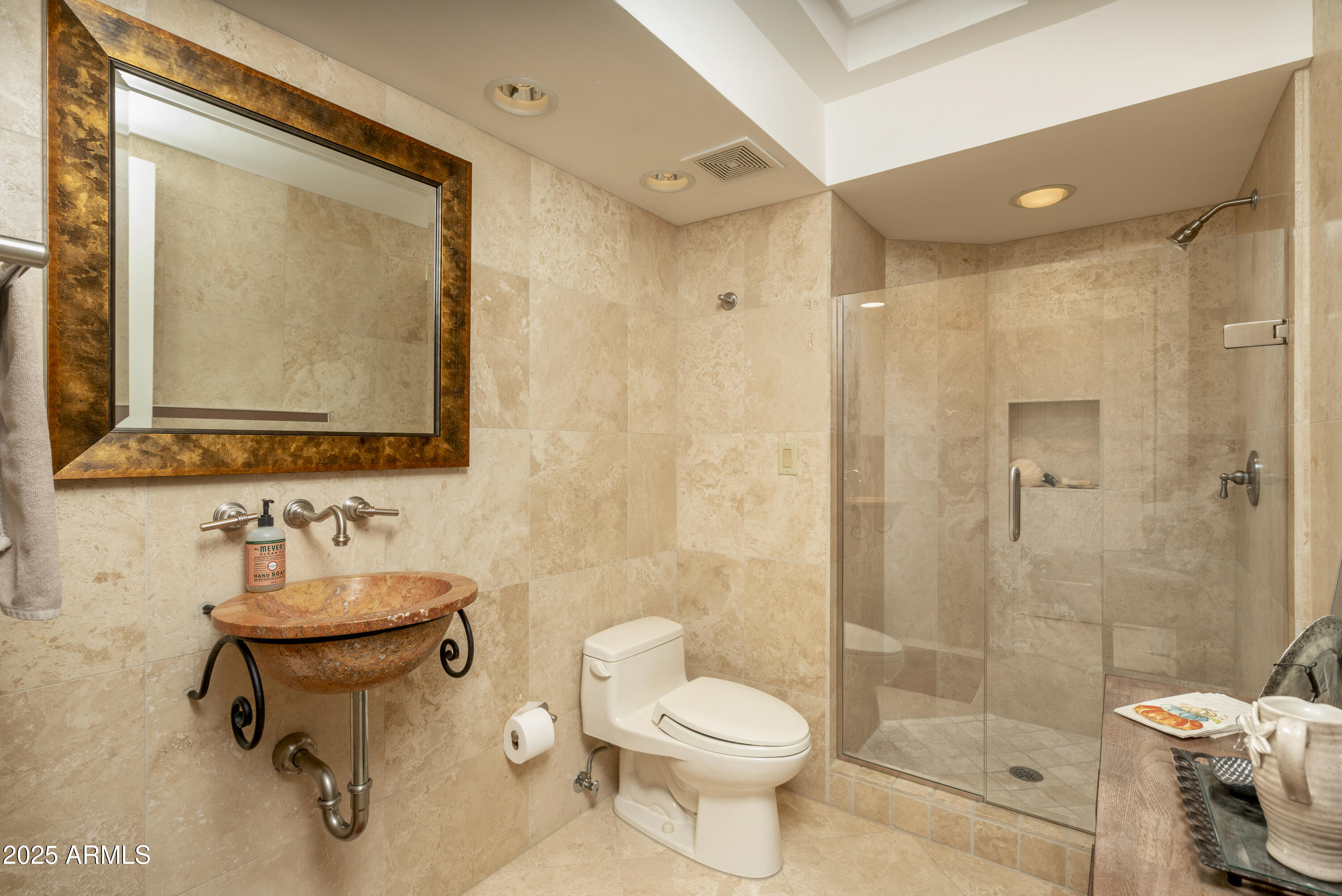 3500 E LINCOLN Drive 17