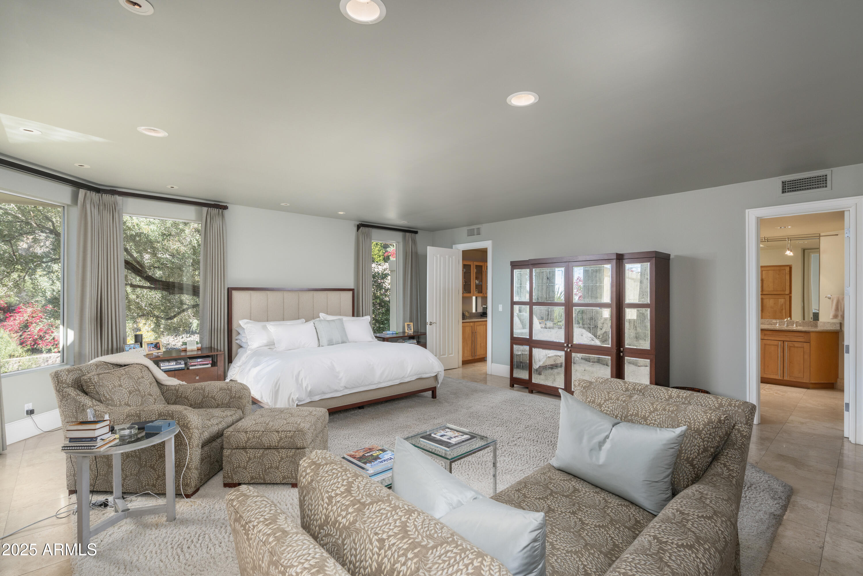 3500 E LINCOLN Drive 17