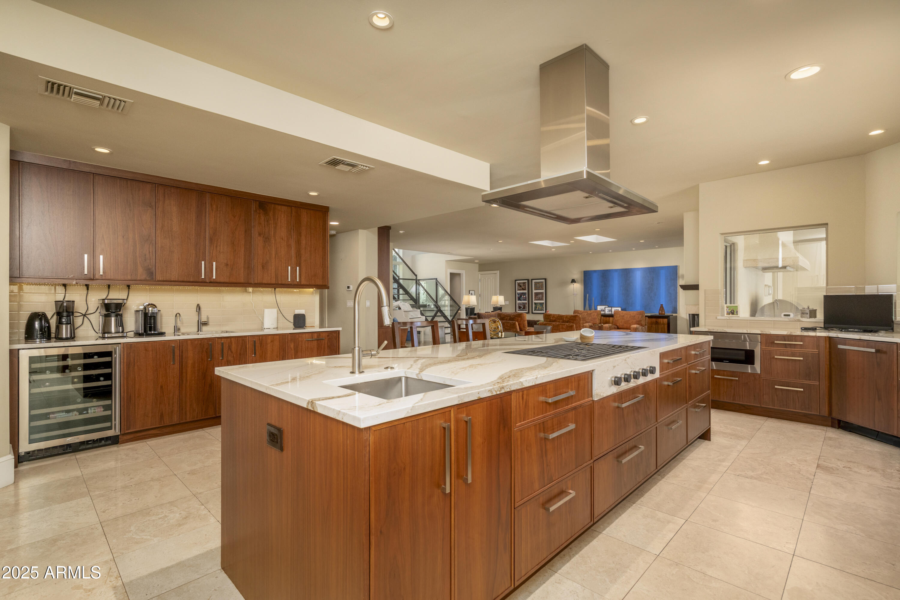 3500 E LINCOLN Drive 17