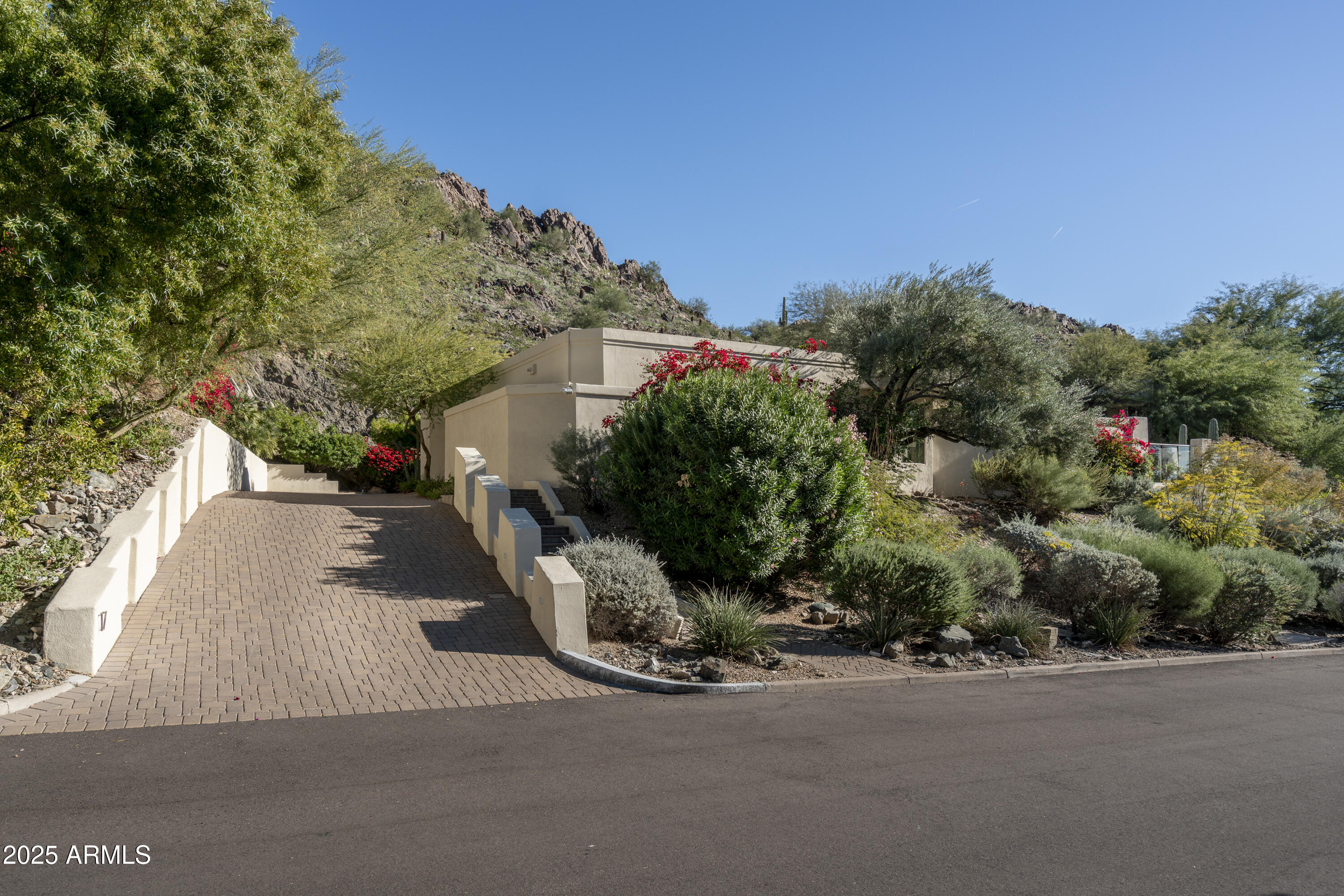3500 E LINCOLN Drive 17