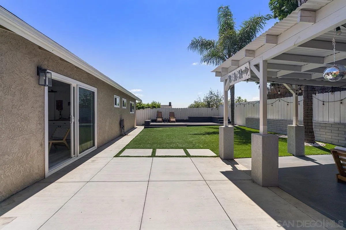 4838 Mount Saint Helens Dr