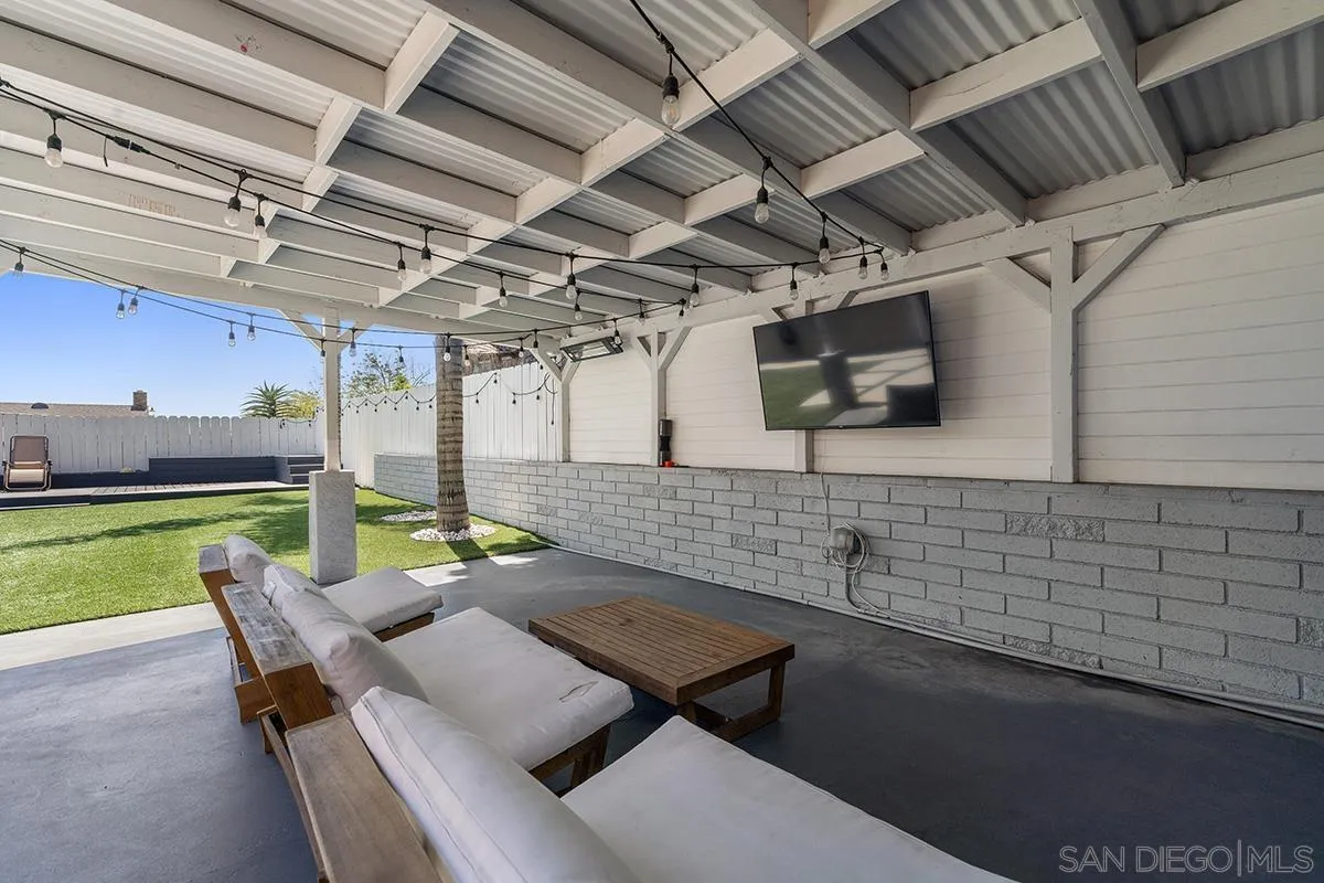 4838 Mount Saint Helens Dr