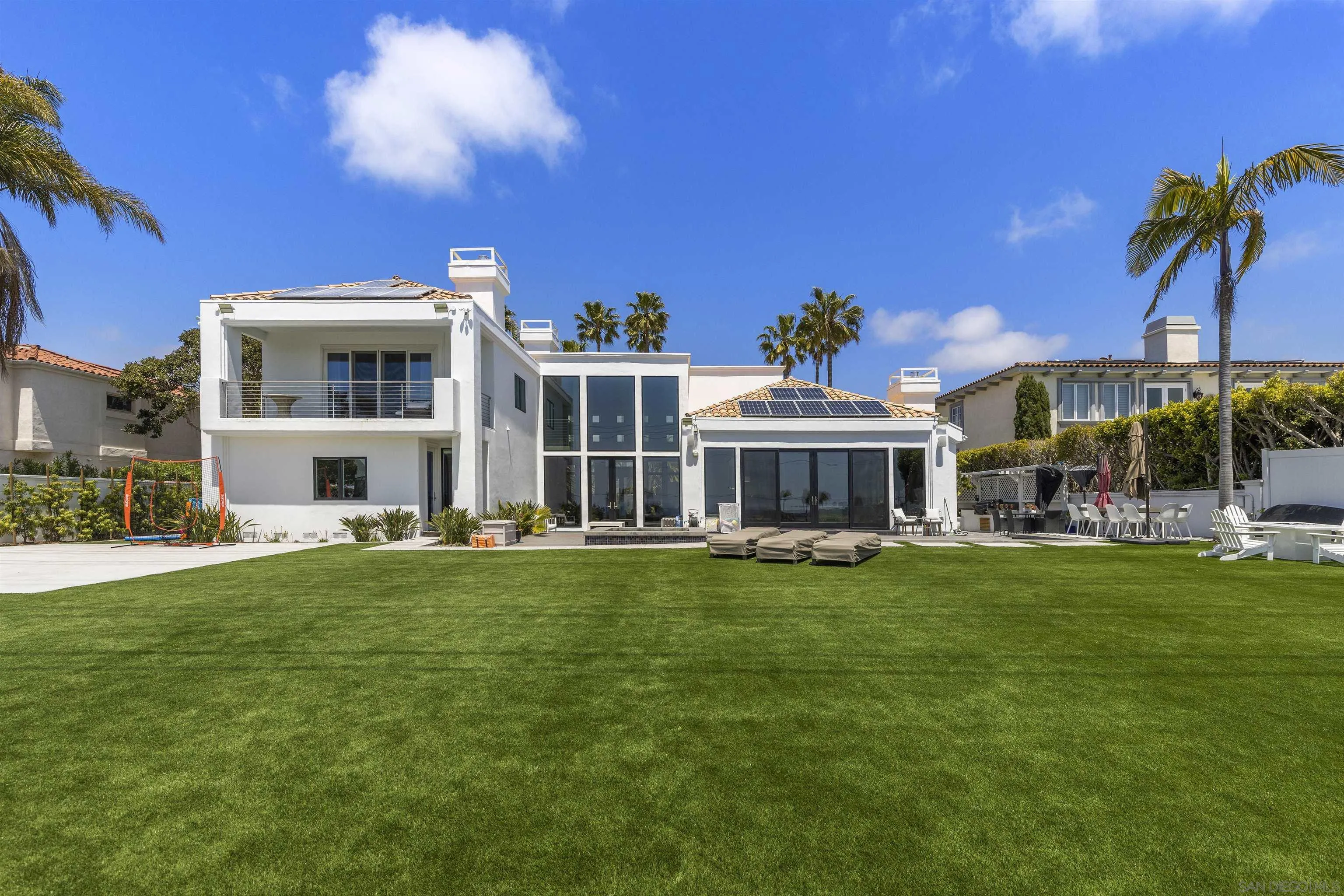 3325 Caminito Daniella