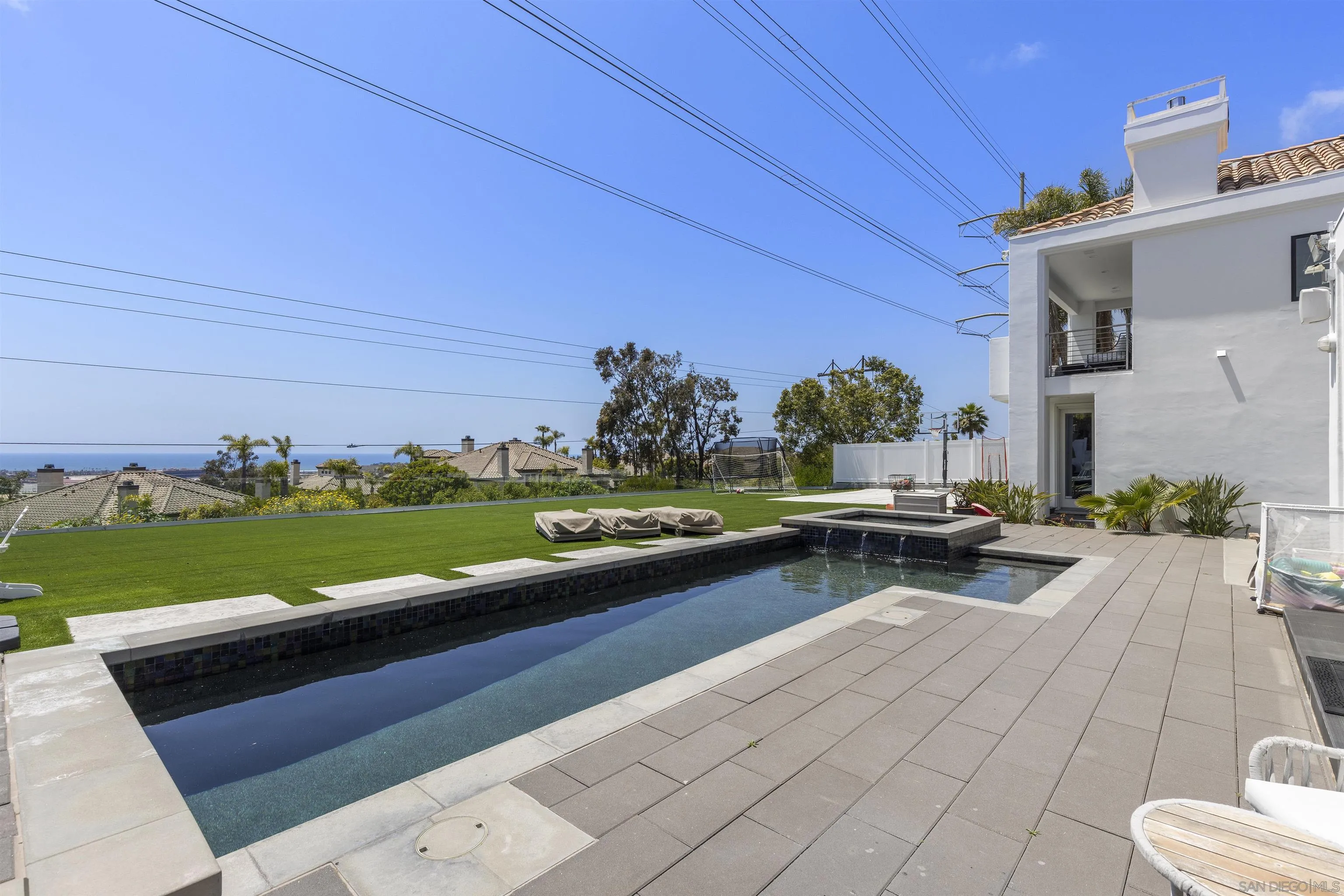 3325 Caminito Daniella