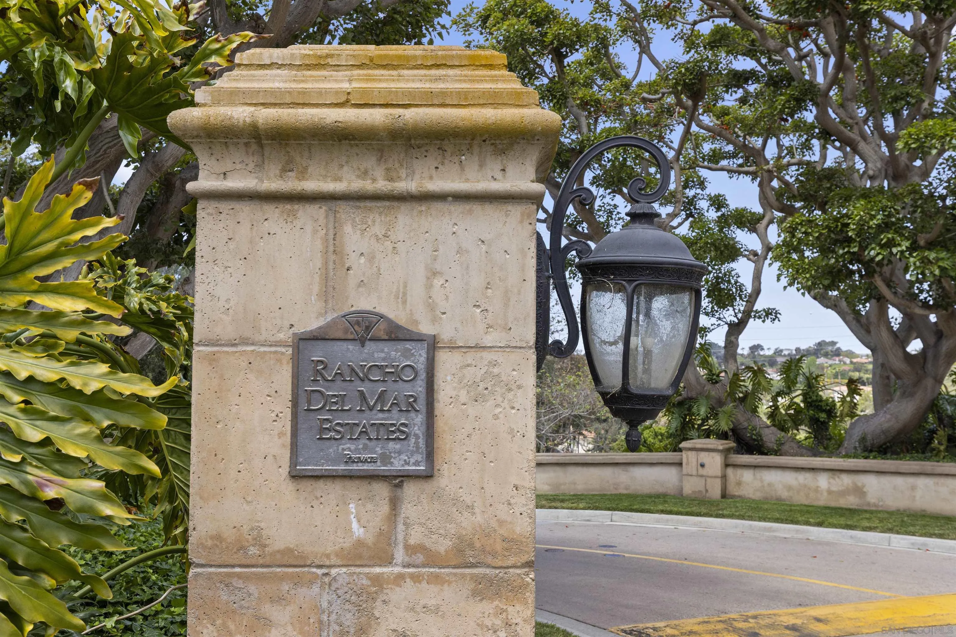 3325 Caminito Daniella