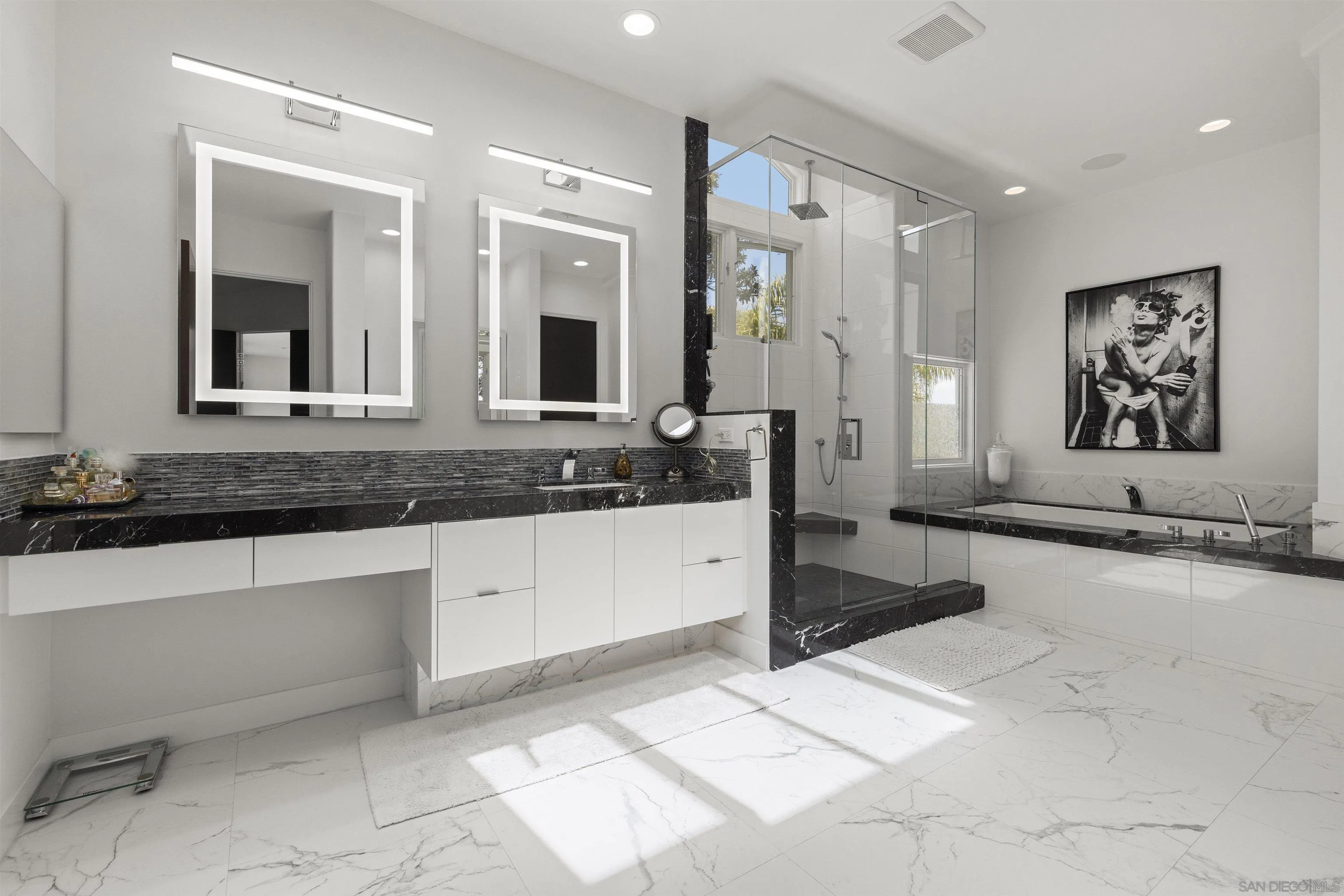 3325 Caminito Daniella