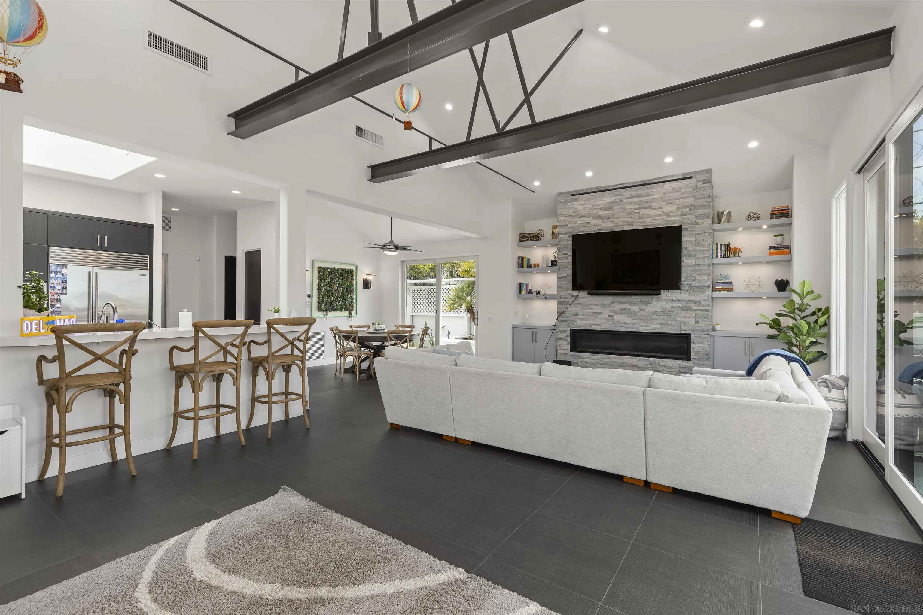 3325 Caminito Daniella