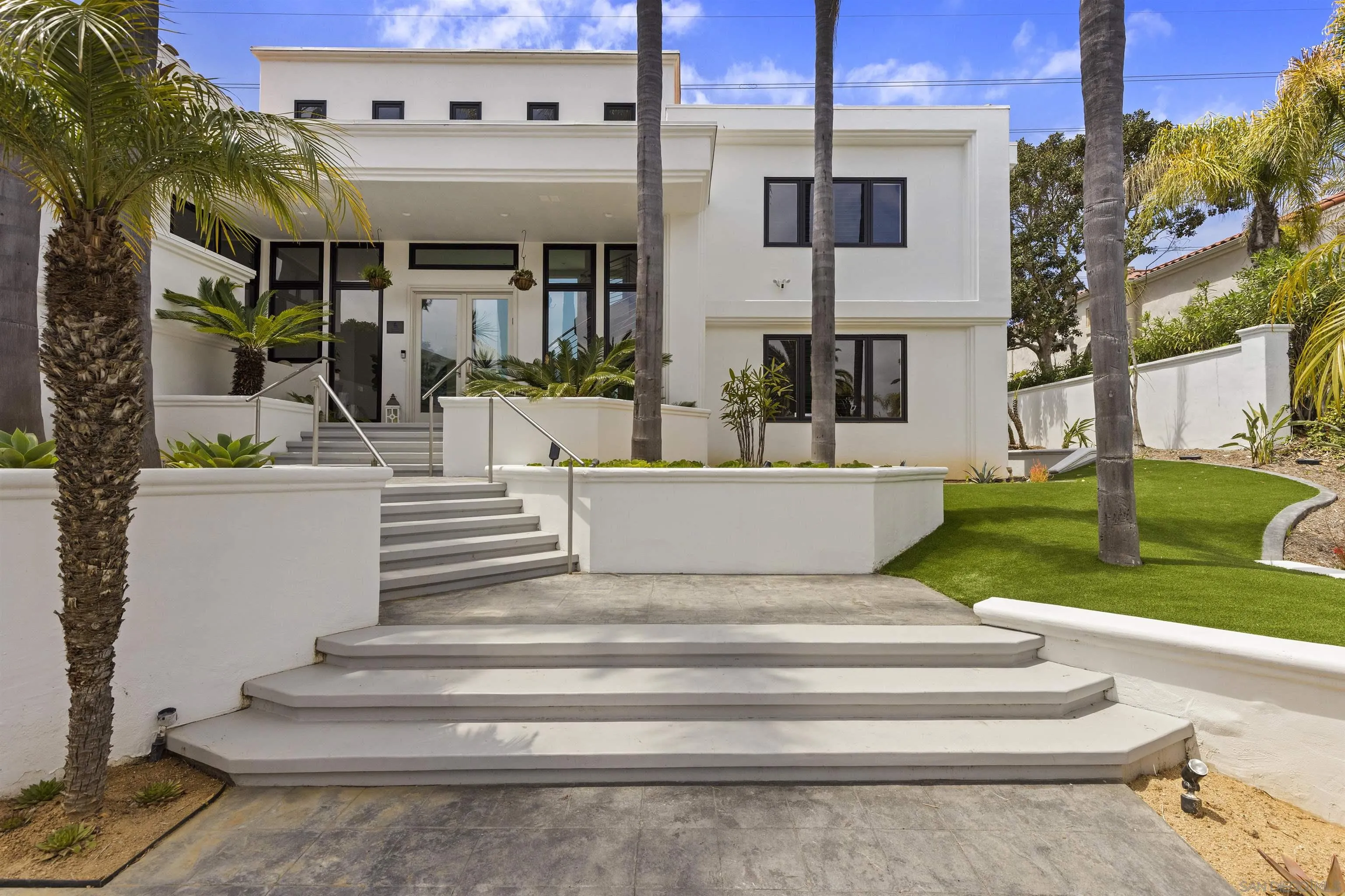 3325 Caminito Daniella