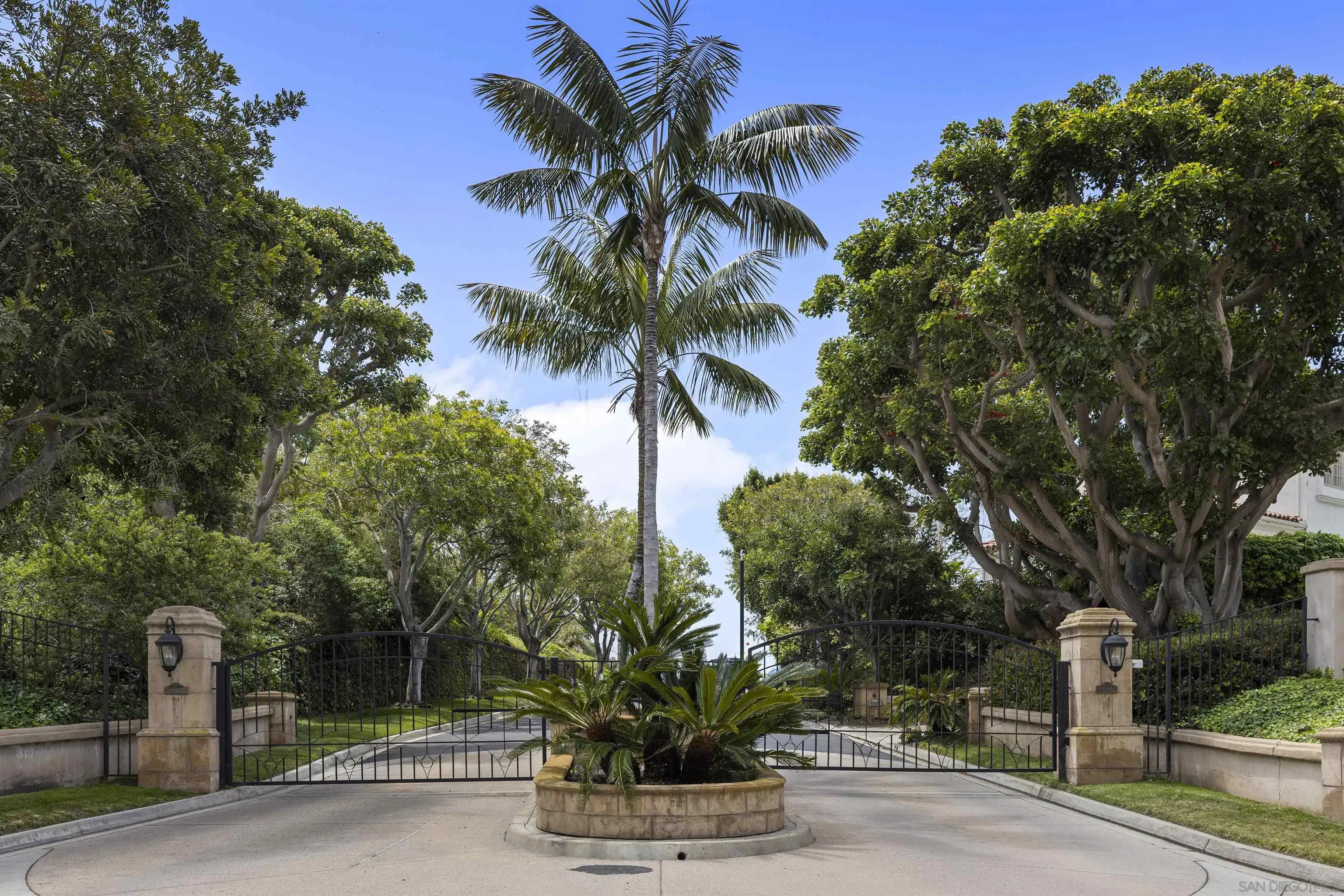 3325 Caminito Daniella