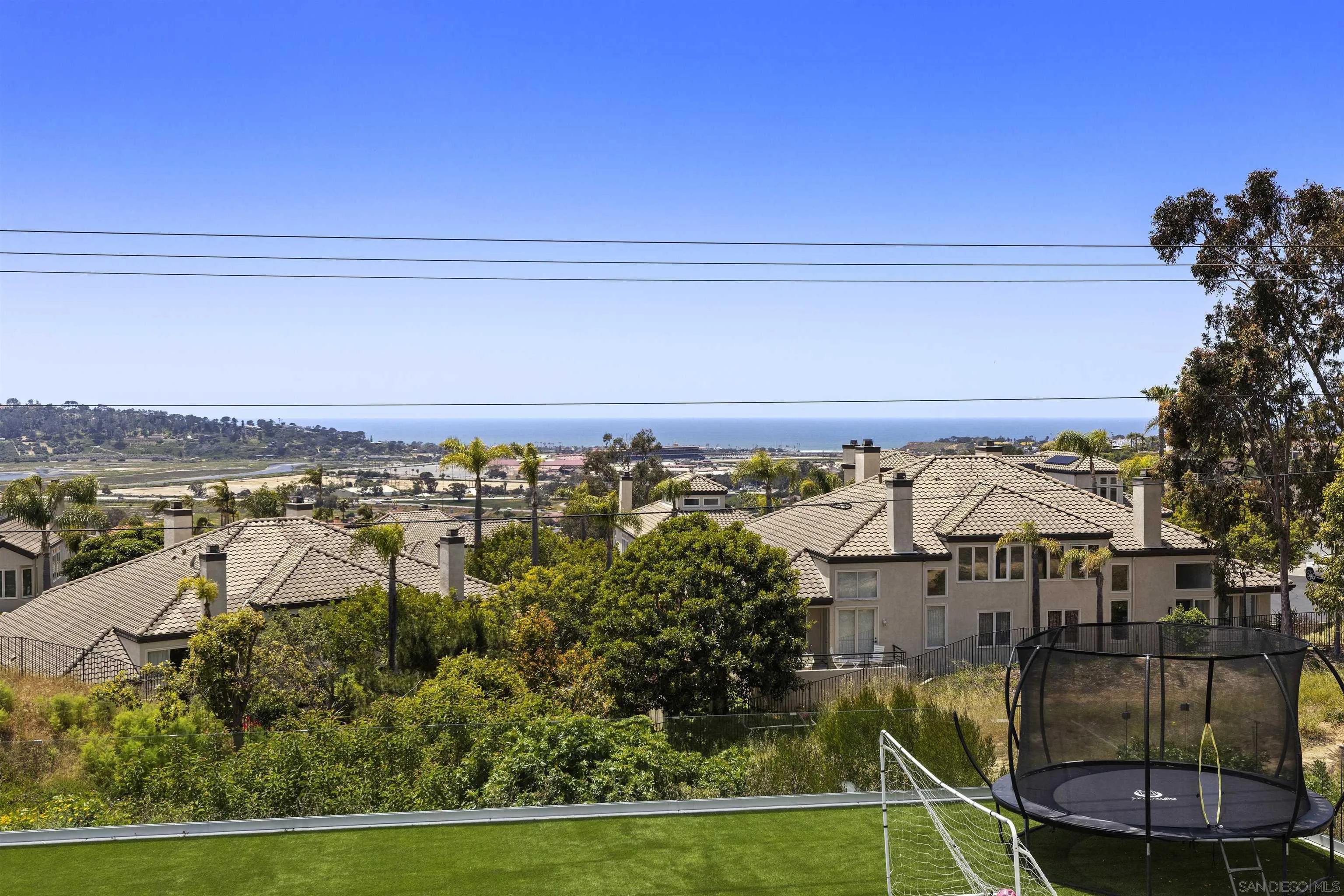 3325 Caminito Daniella