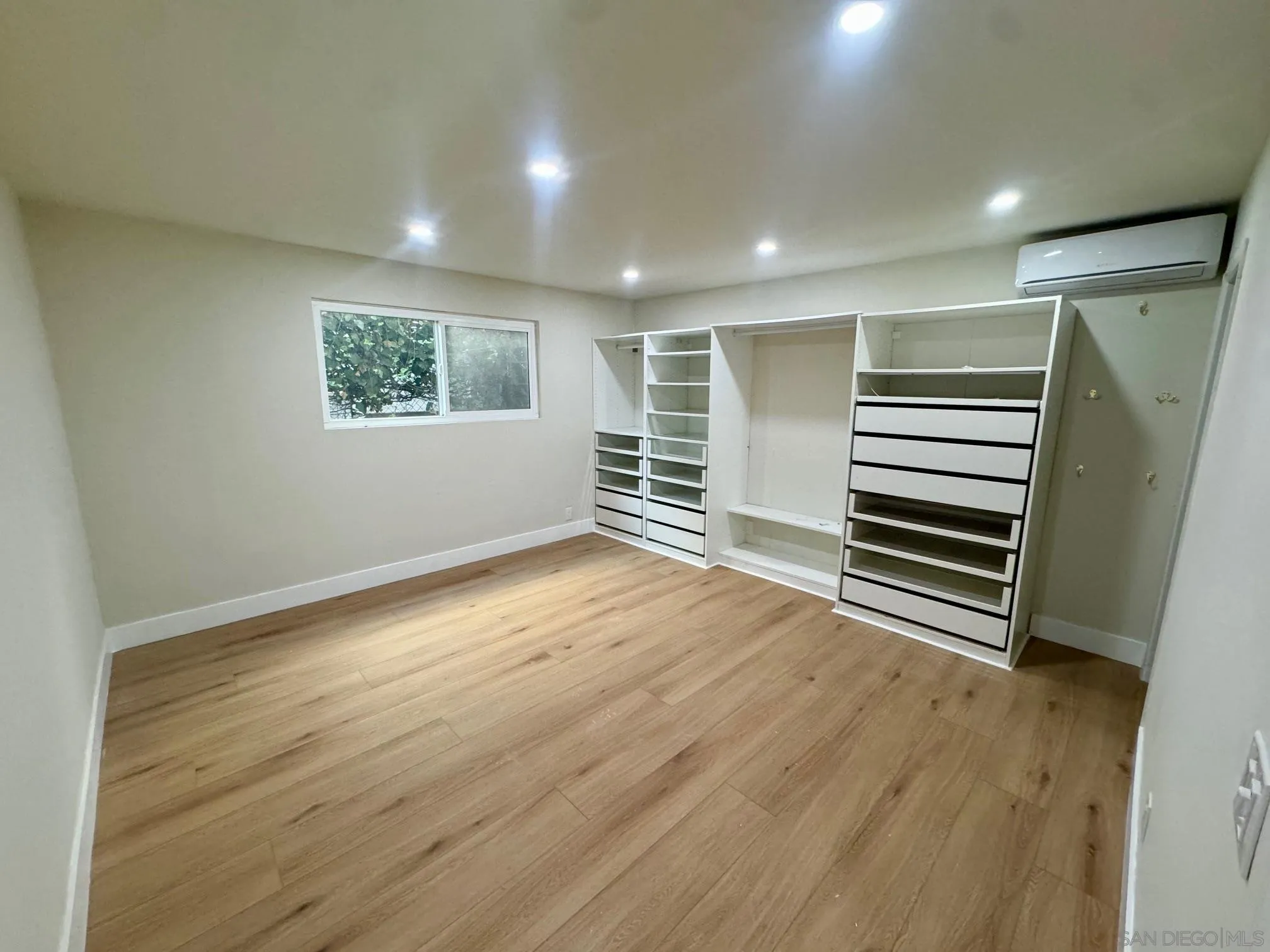 113 N Granados Unit 113