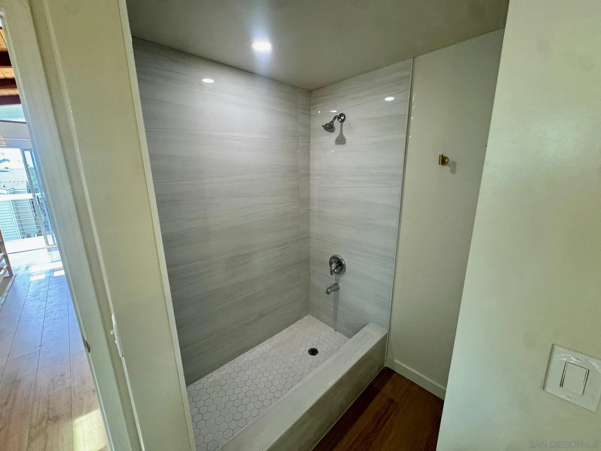 113 N Granados Unit 113