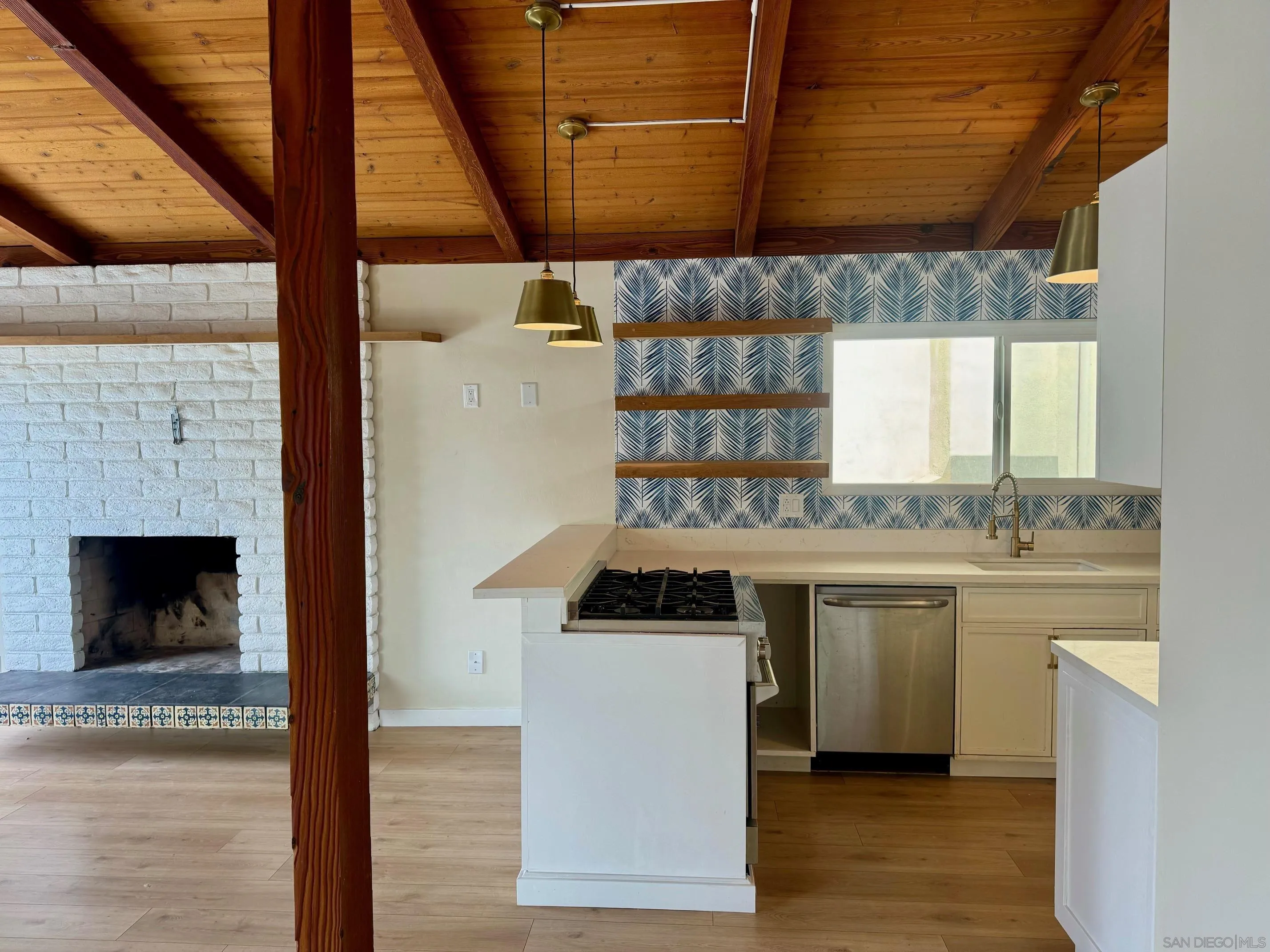 113 N Granados Unit 113