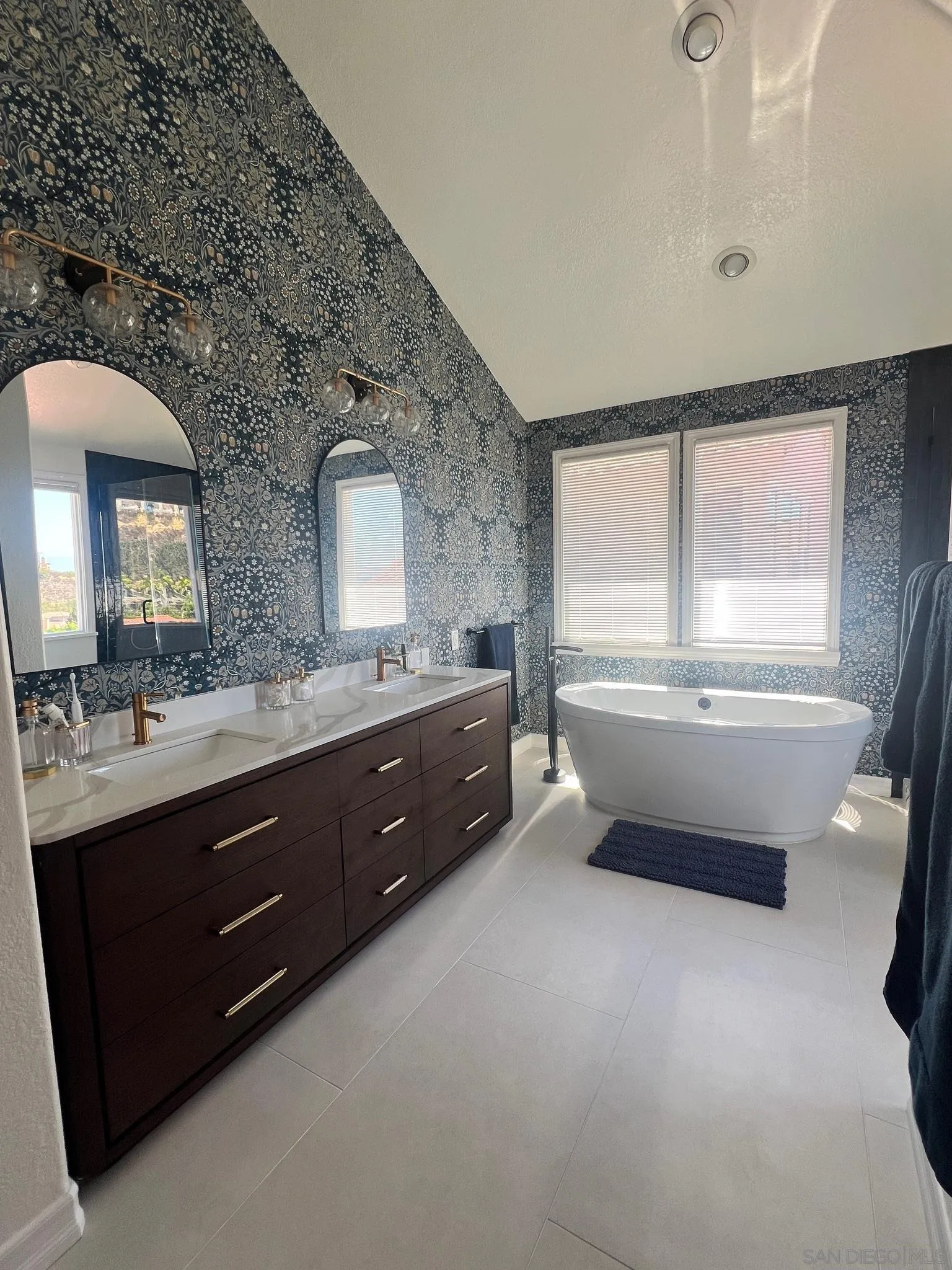 3057 Caminito Sagunto