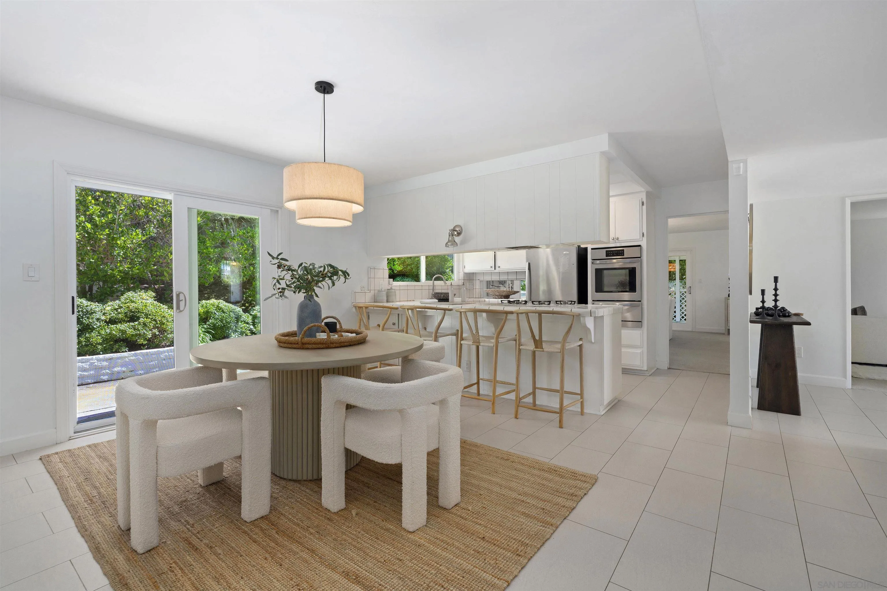 445 Avenida Primavera