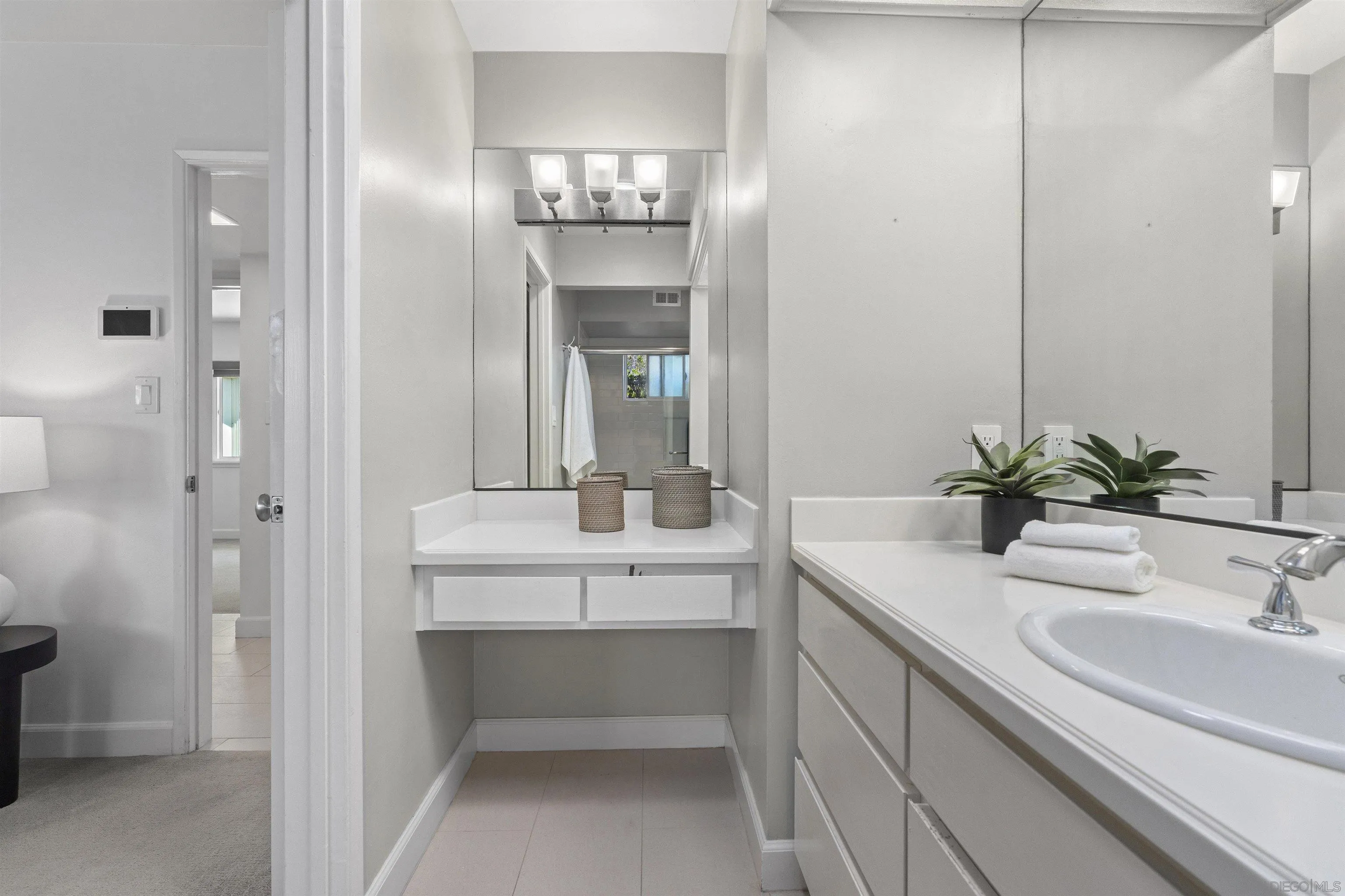 445 Avenida Primavera